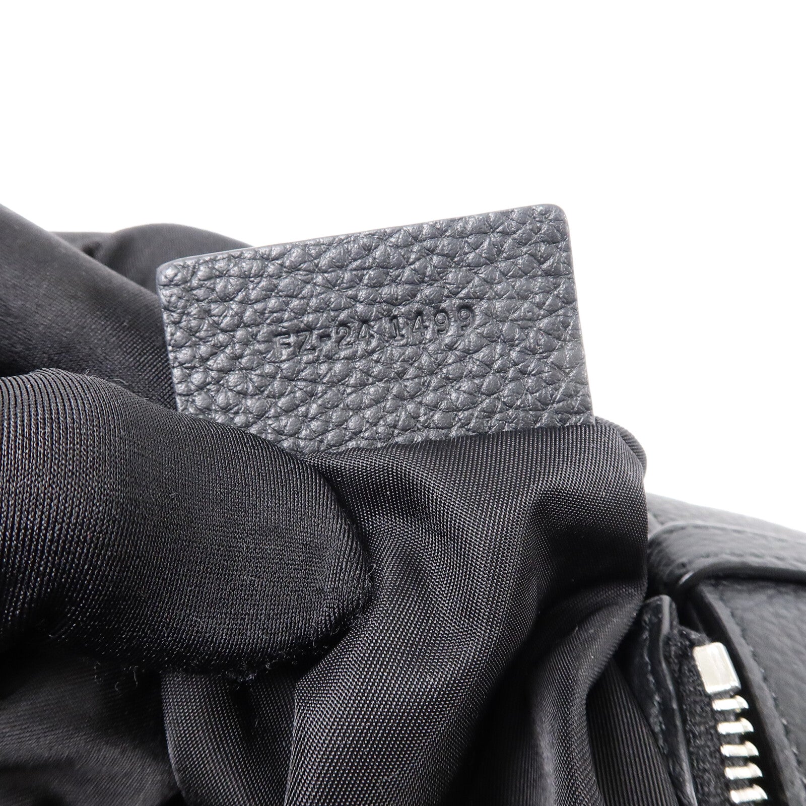 Salvatore Ferragamo 尼龍/牛皮皮革Cut Out Shoulder Bag肩背袋