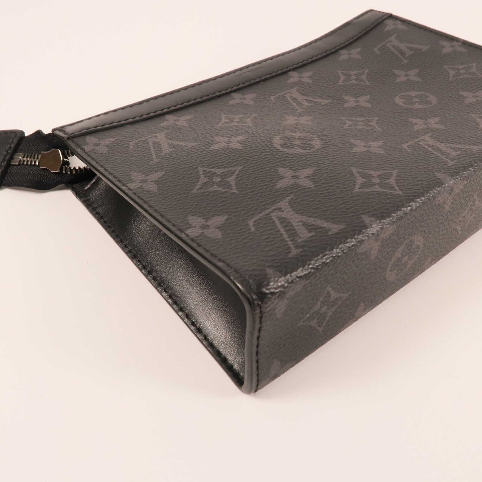 LOUIS VUITTON Monogram Eclipse Gaston銀扣肩背袋