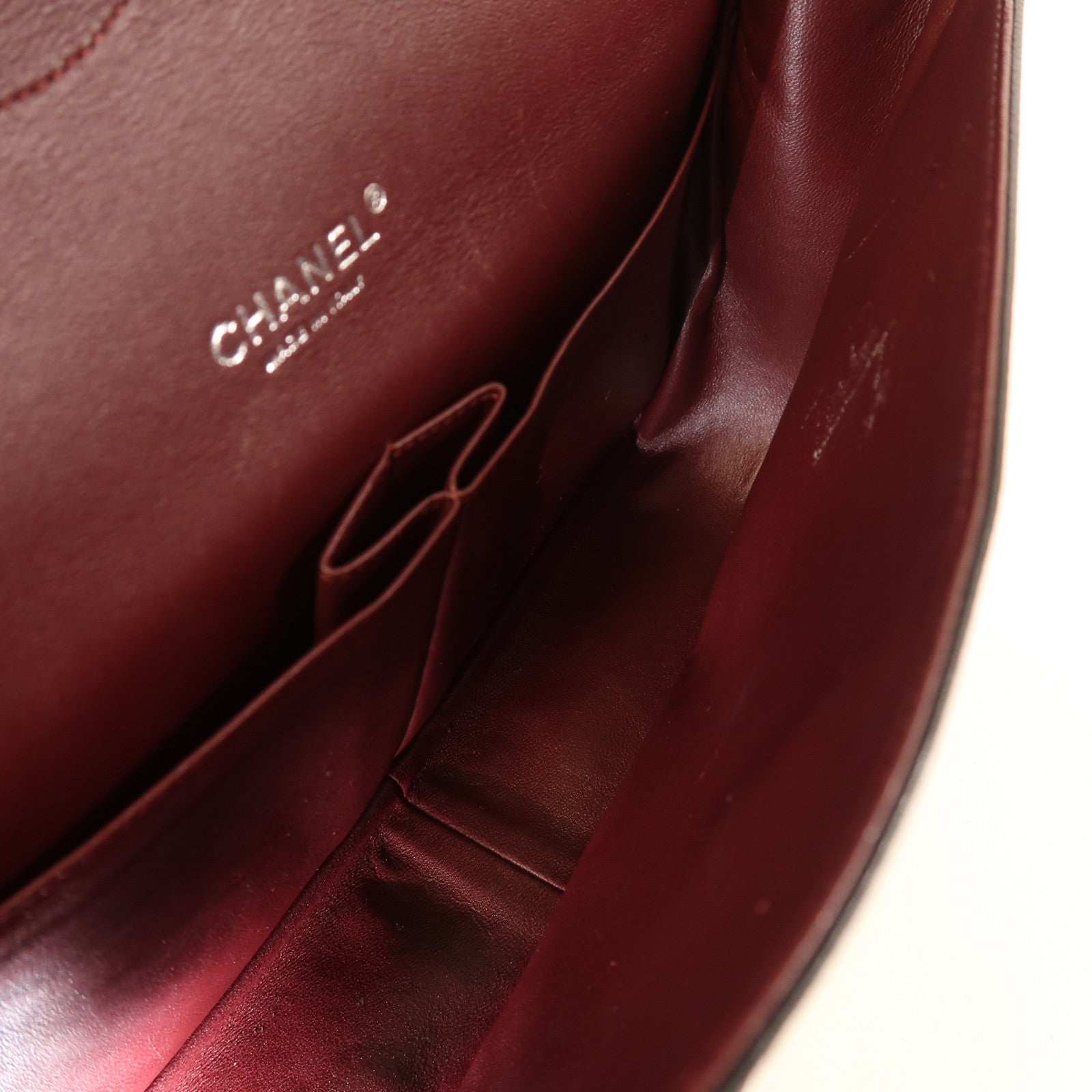 CHANEL 牛皮皮革Maxi Classic銀扣鏈帶肩背袋黑色