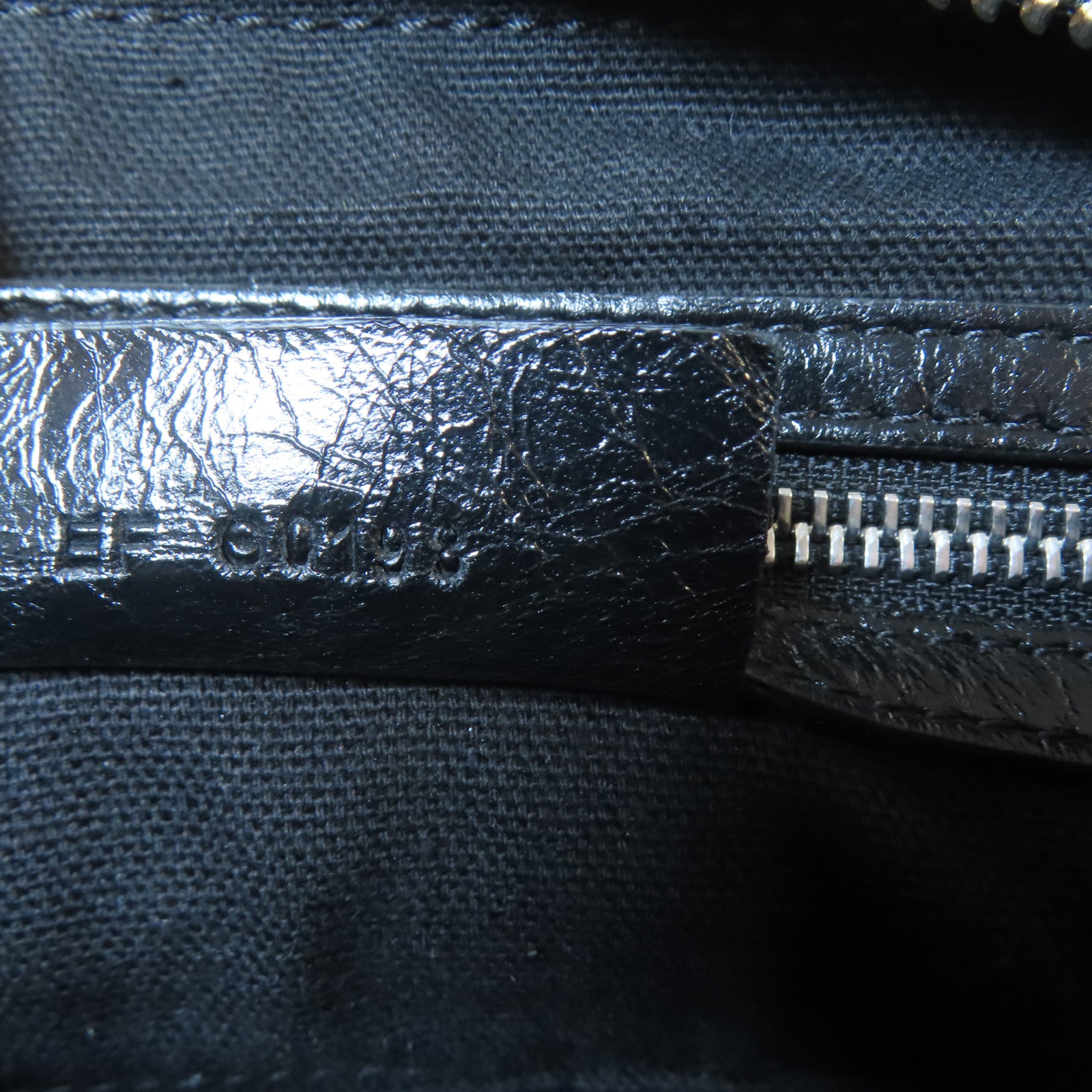 GIVENCHY 皮革Pandora銀扣手挽肩背兩用袋黑色