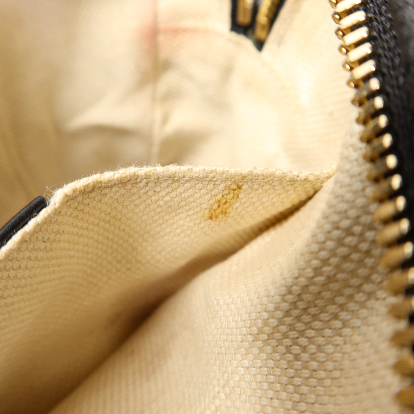 GUCCI 牛皮皮革Soho Disco金扣肩背袋