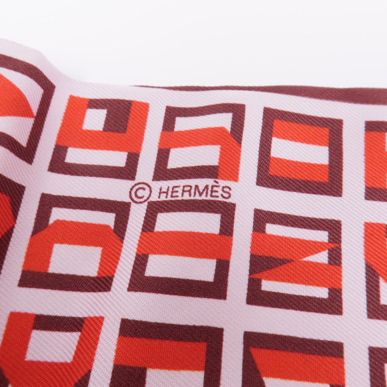 HERMES 絲質Max Twilly絲巾