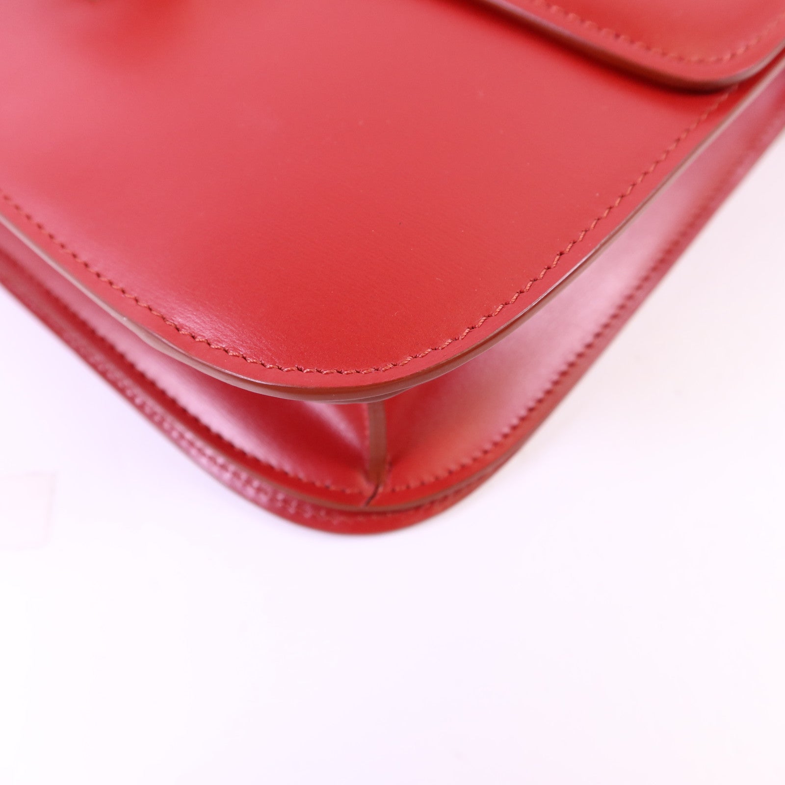 CELINE 牛皮皮革Classic Box銀扣肩背袋
