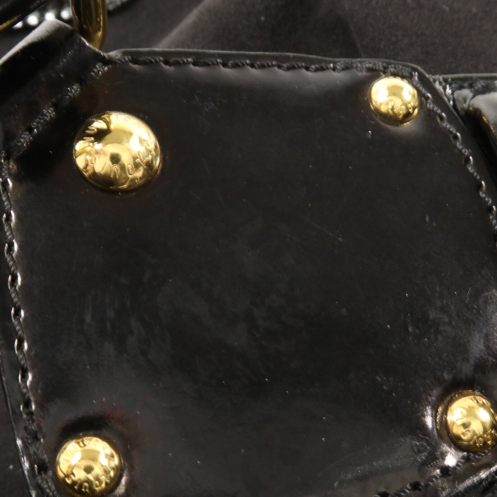 LOUIS VUITTON Mahina/漆皮皮革Surya L手挽袋