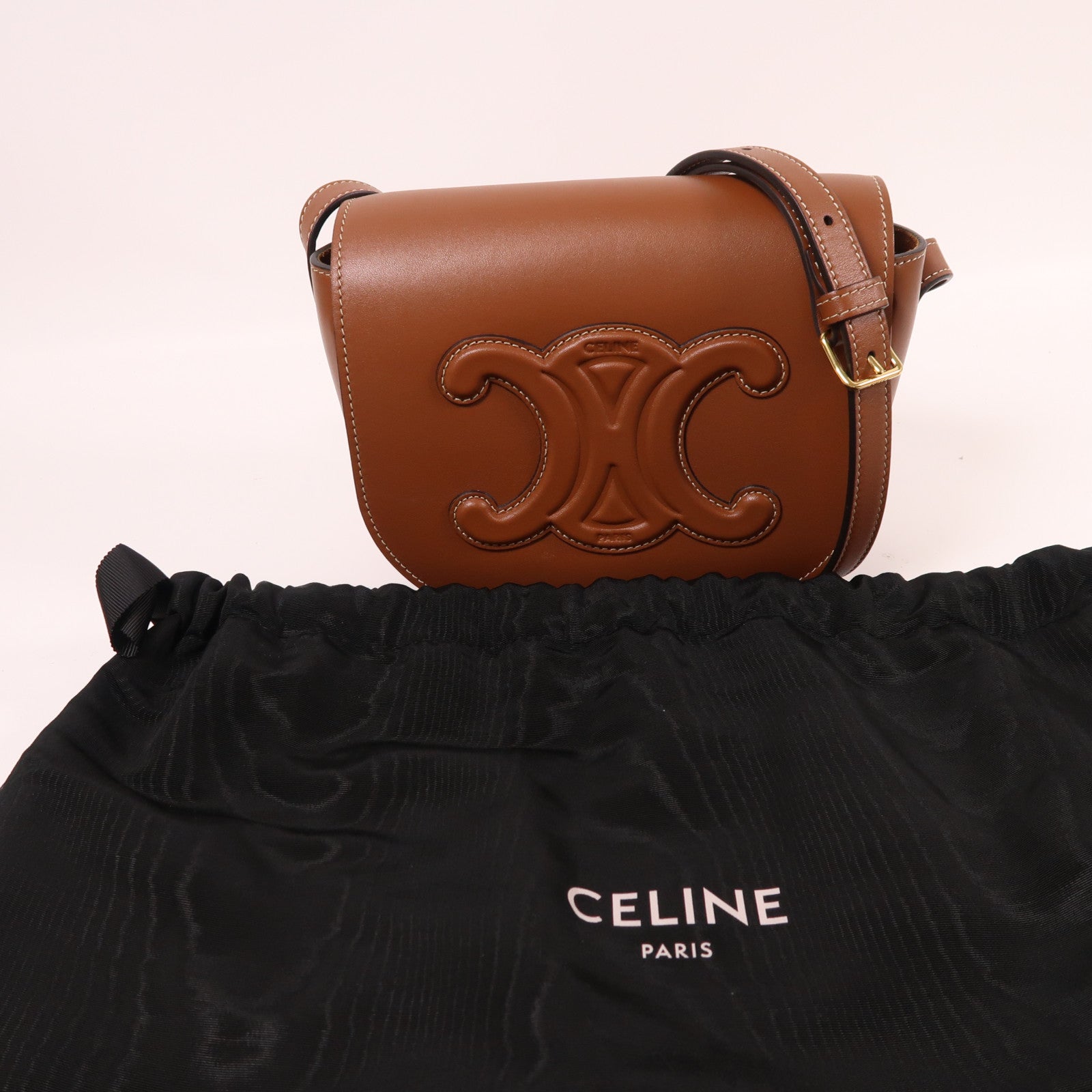 CELINE 牛皮皮革Folco Triomphe金扣肩背袋