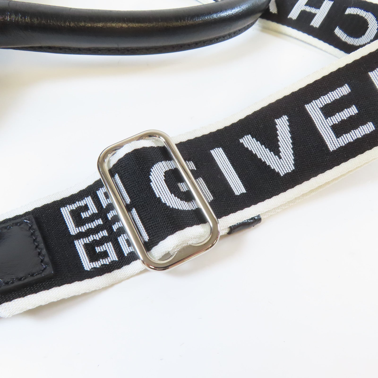 GIVENCHY 皮革Pandora銀扣手挽肩背兩用袋黑色