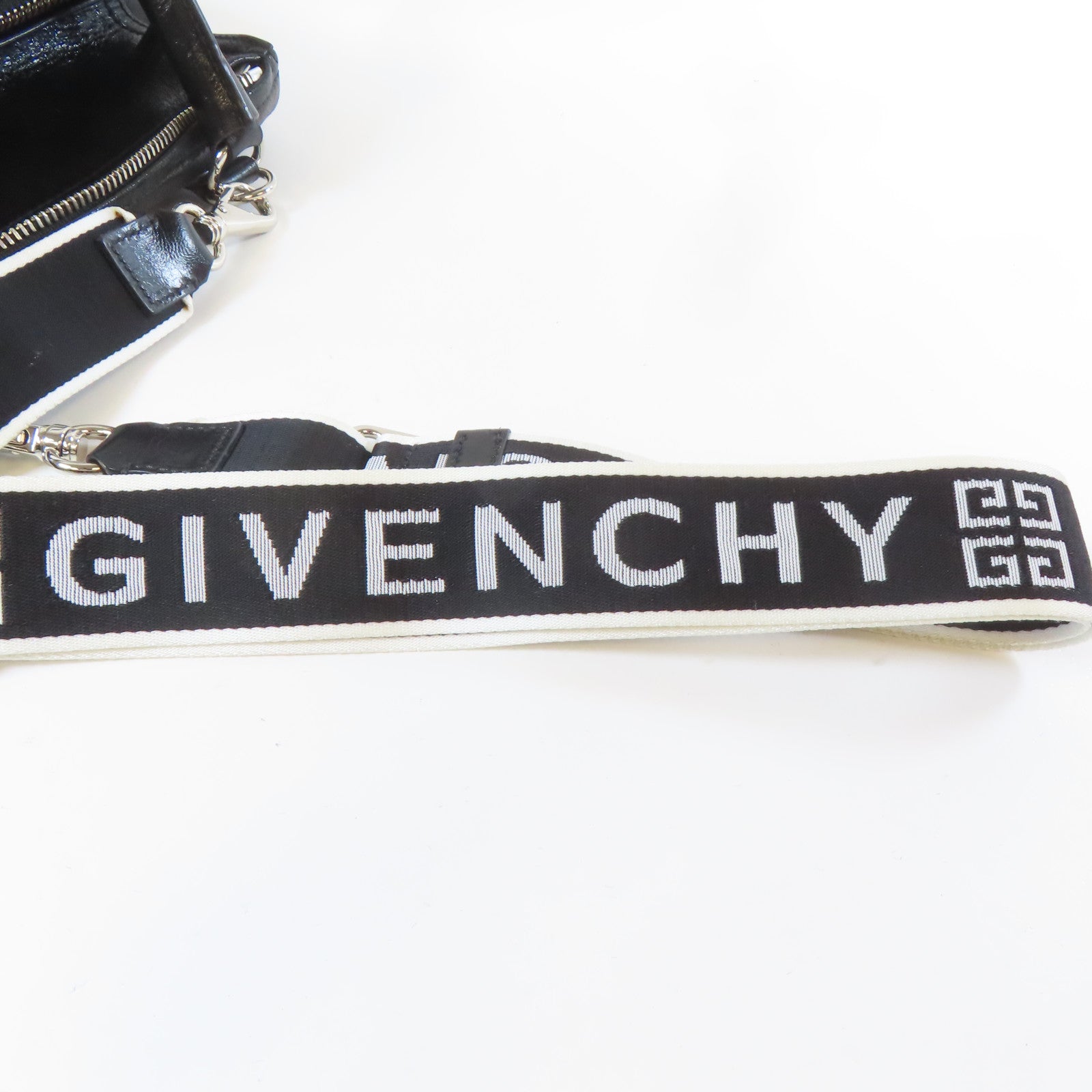 GIVENCHY 皮革Pandora銀扣手挽肩背兩用袋黑色