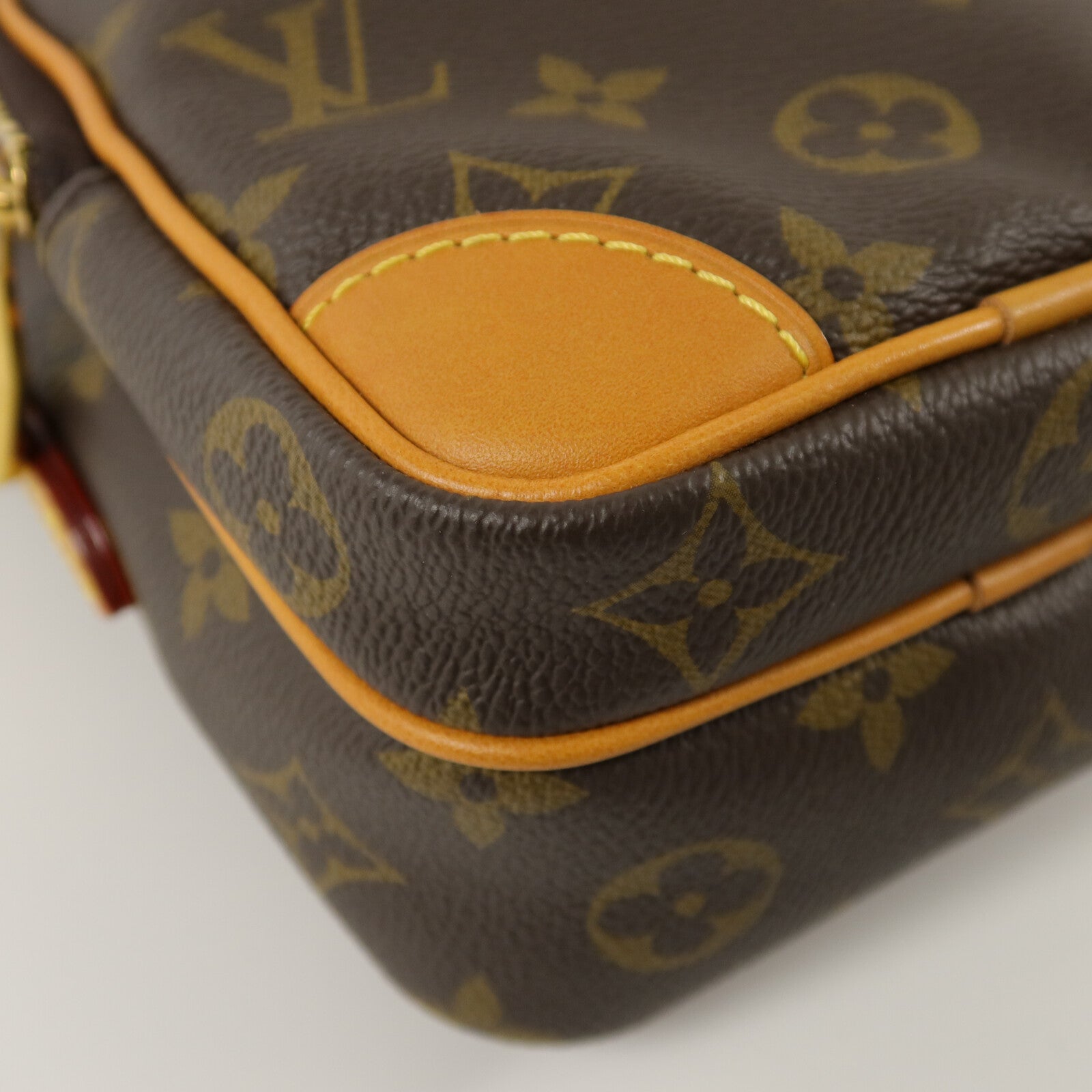 LOUIS VUITTON Monogram Amazone肩背袋