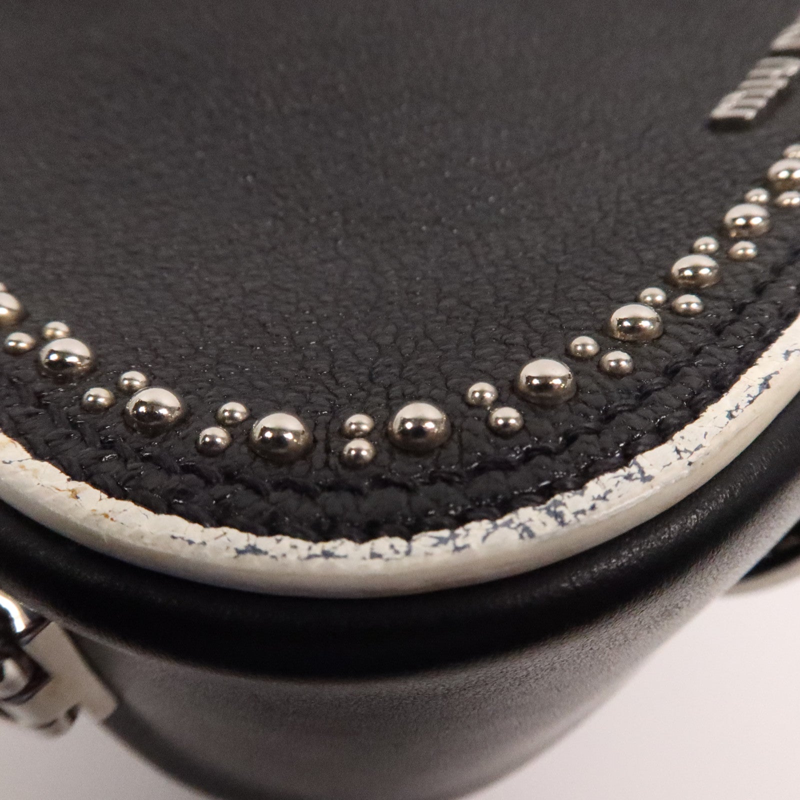 Miu Miu 牛皮皮革Shoulder Bag銀扣肩背袋