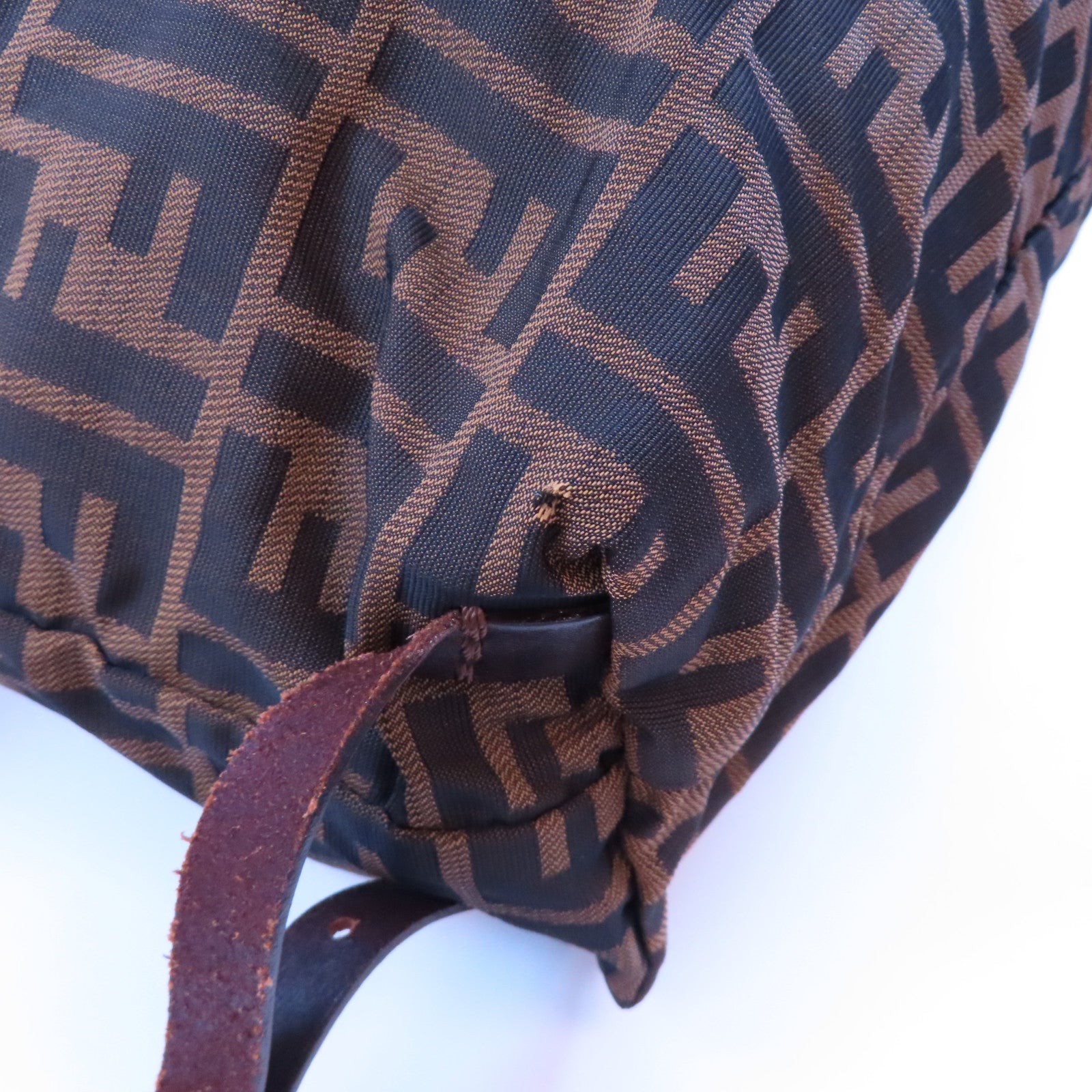 FENDI 牛皮皮革/帆布Backpack金扣背包