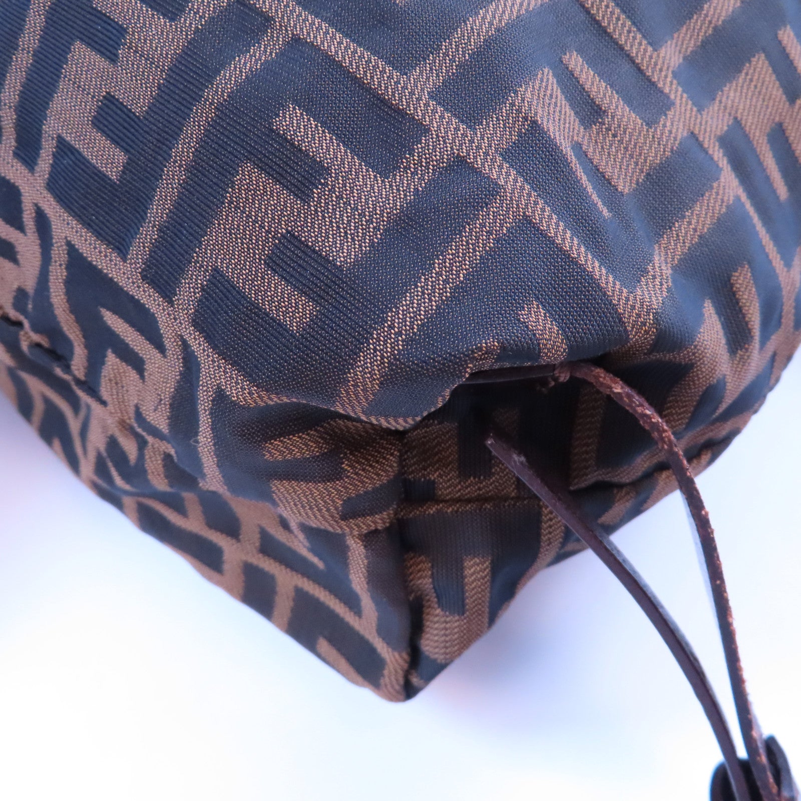 FENDI 牛皮皮革/帆布Backpack金扣背包