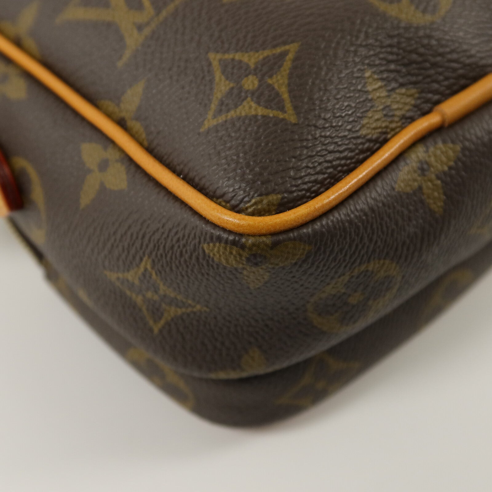 LOUIS VUITTON Monogram Amazone肩背袋