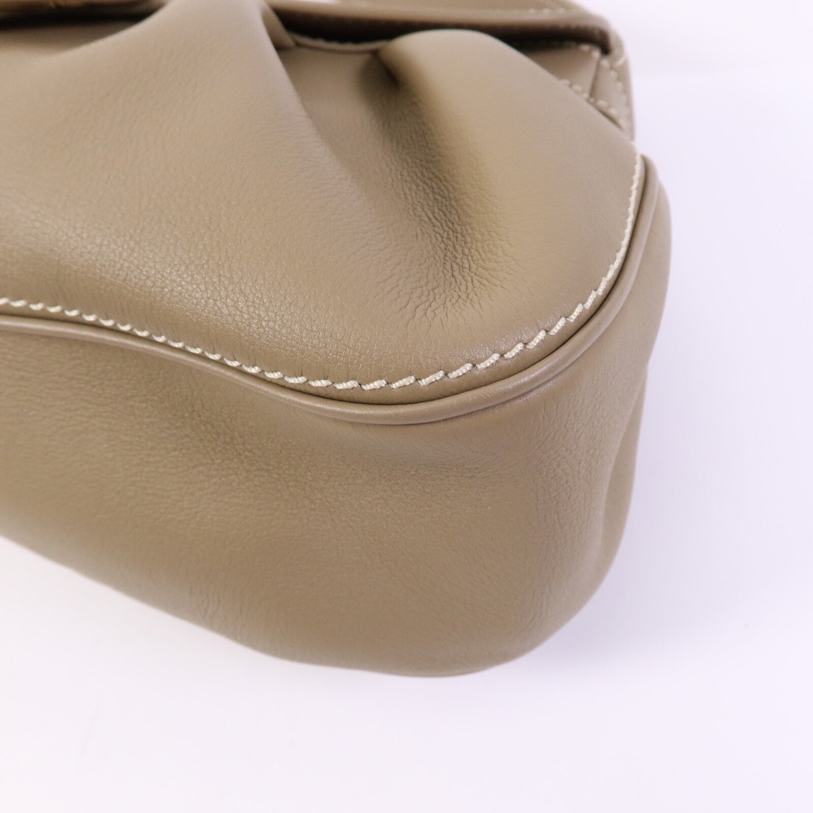 CELINE 皮革Polly Medium金扣肩背袋