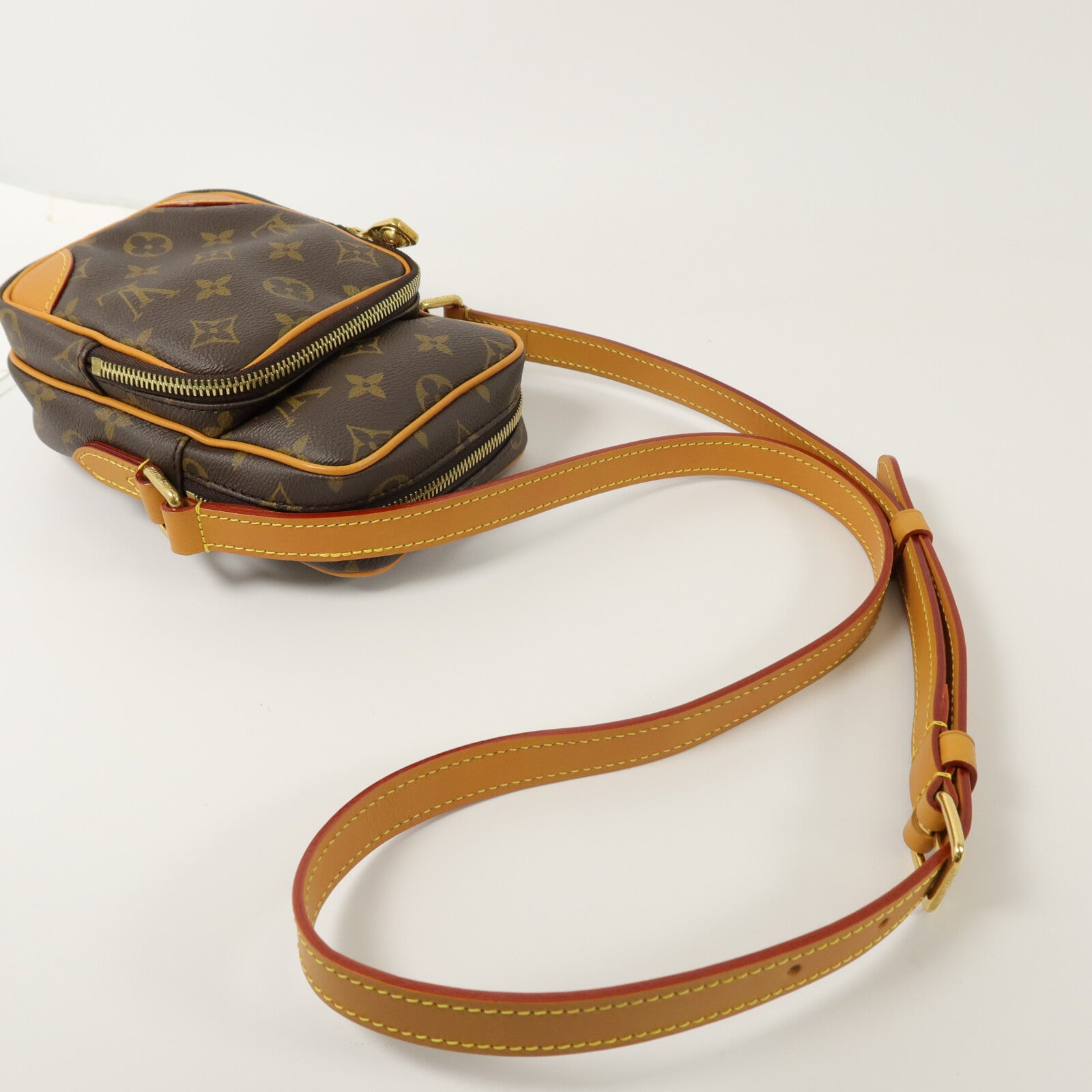 LOUIS VUITTON Monogram Amazone肩背袋