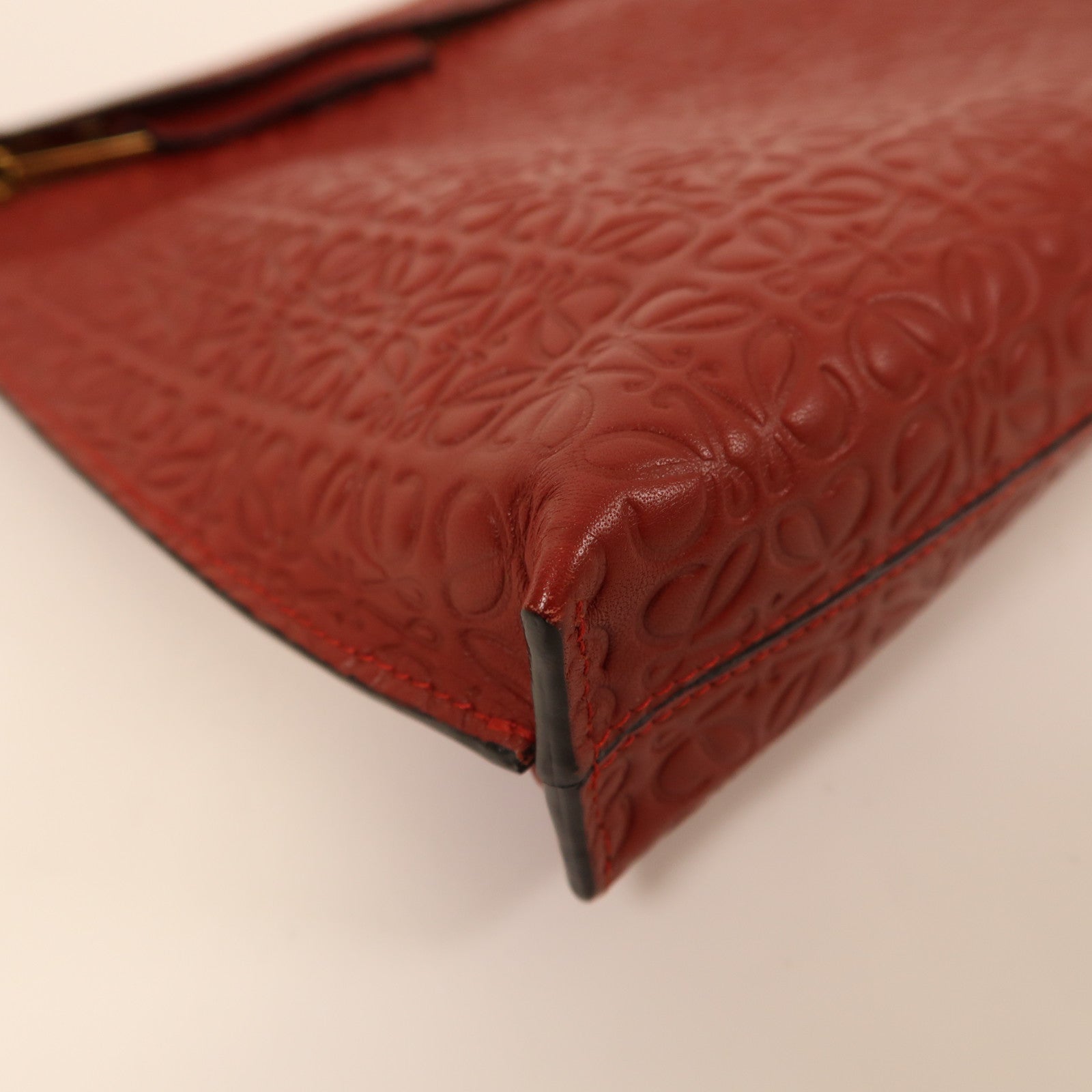 LOEWE 牛皮皮革Clutch Bag金扣手拿包紅色