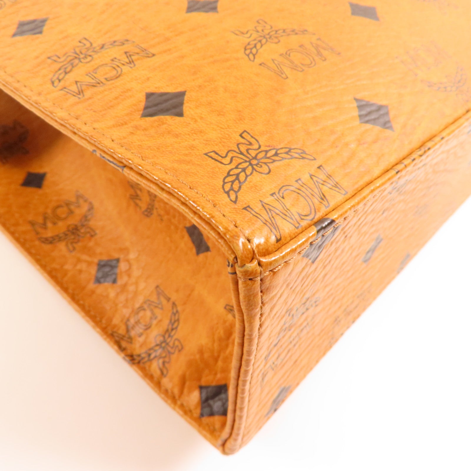 MCM 牛皮皮革Shoulder Bag金扣肩背袋