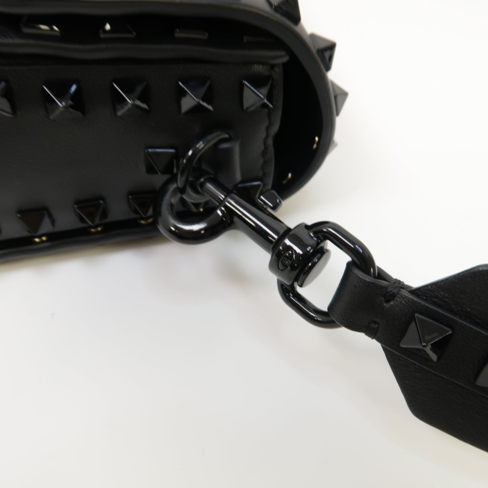 Valentino 牛皮皮革Shoulder Bag肩背袋黑色
