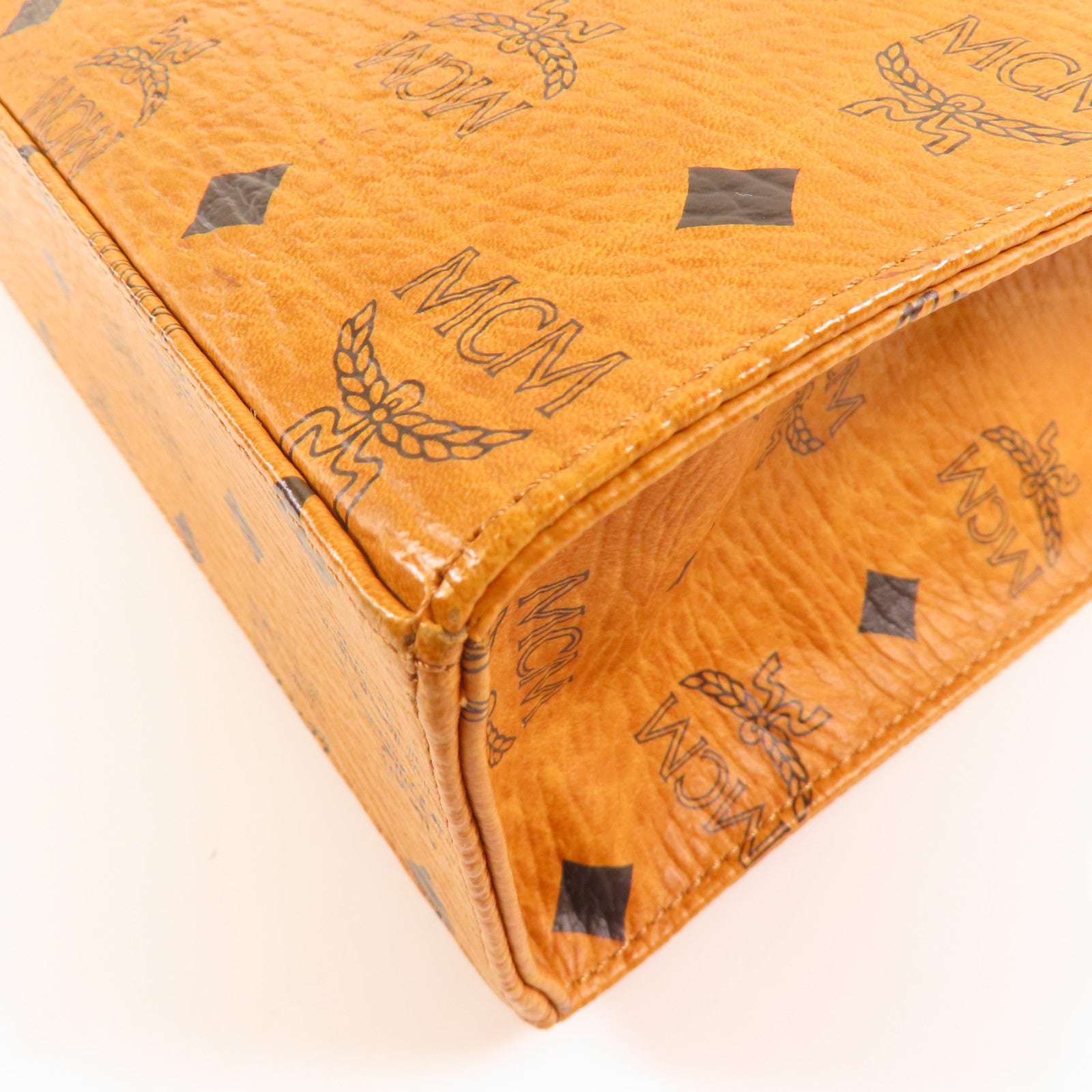 MCM 牛皮皮革Shoulder Bag金扣肩背袋