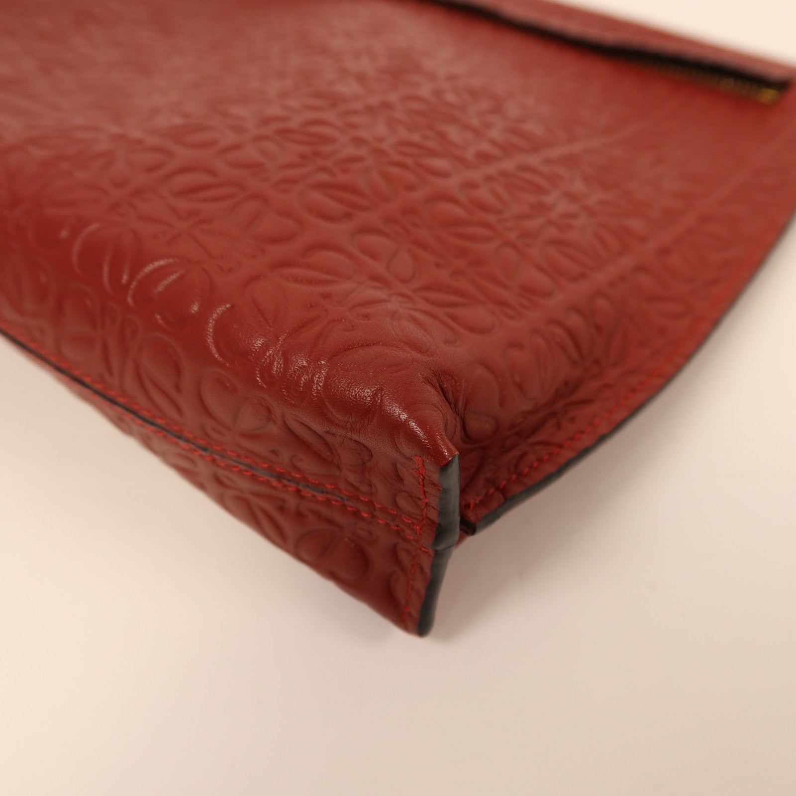 LOEWE 牛皮皮革Clutch Bag金扣手拿包紅色