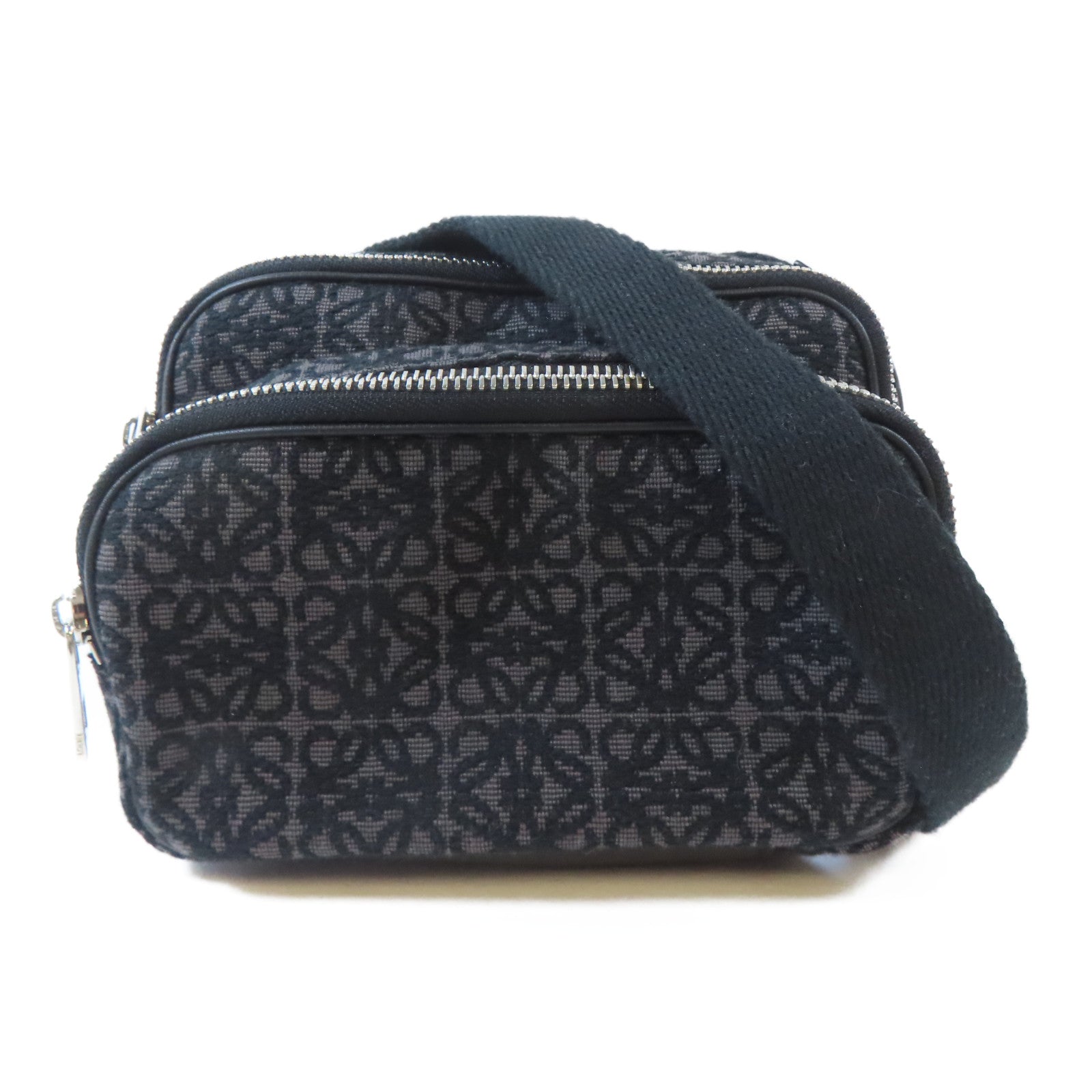 LOEWE 帆布Mini Anagram Camera銀扣肩背袋黑色