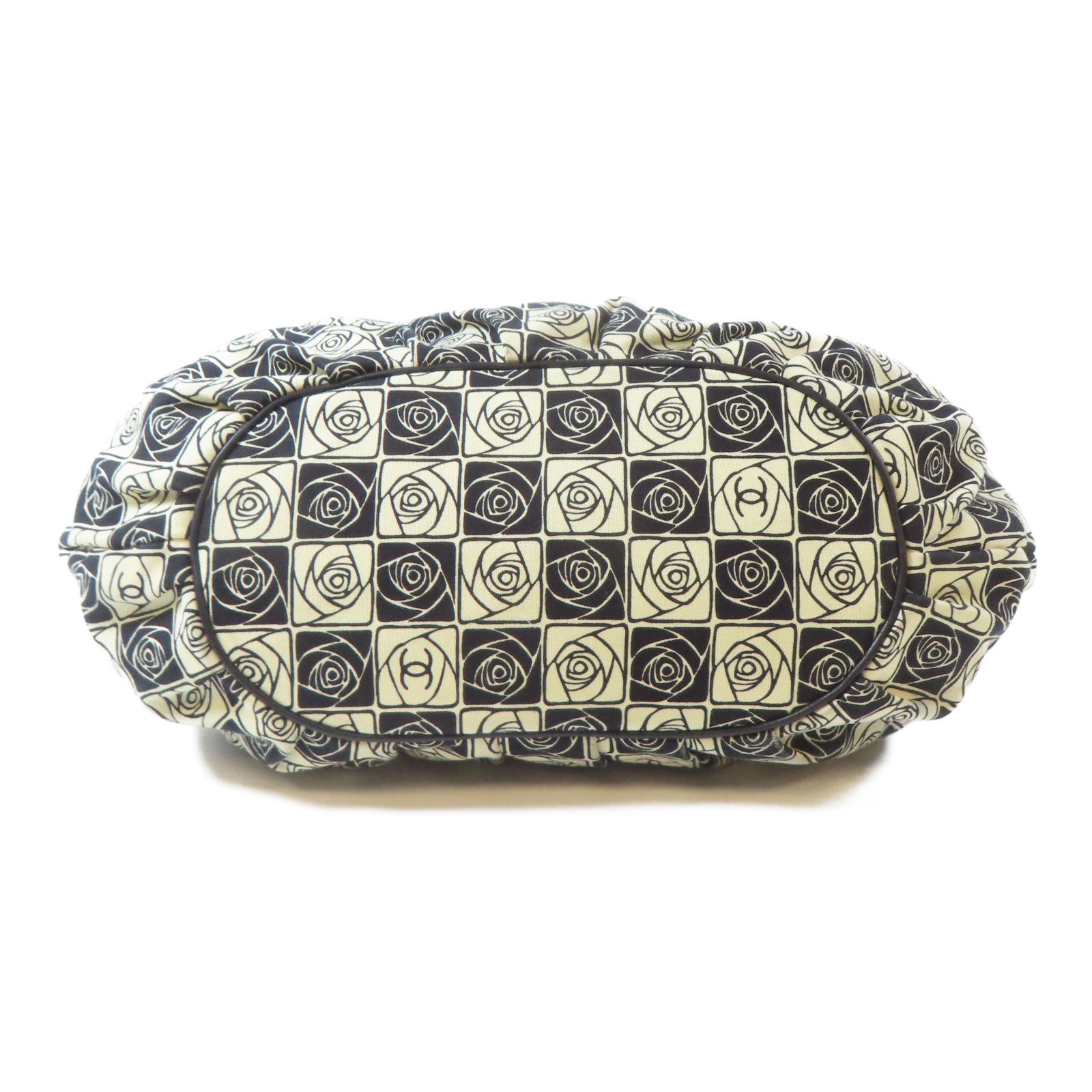 CHANEL 【激減優惠】布料Shoulder Bag銀扣肩背袋黑色/米色