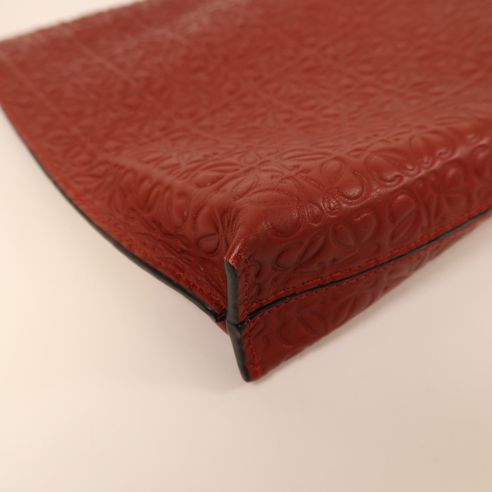LOEWE 牛皮皮革Clutch Bag金扣手拿包紅色