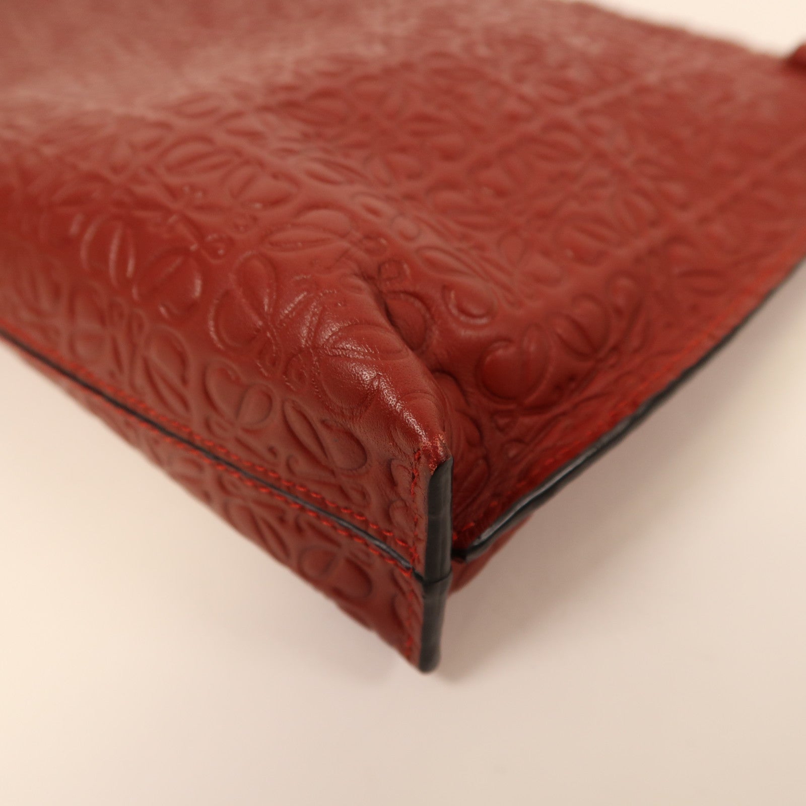 LOEWE 牛皮皮革Clutch Bag金扣手拿包紅色