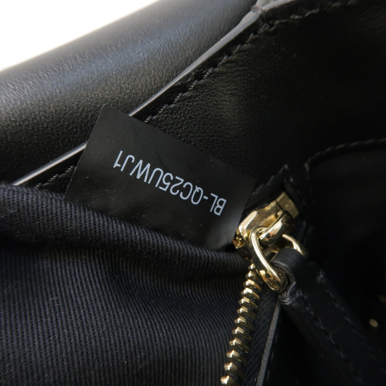 Valentino 牛皮皮革Shoulder Bag肩背袋黑色