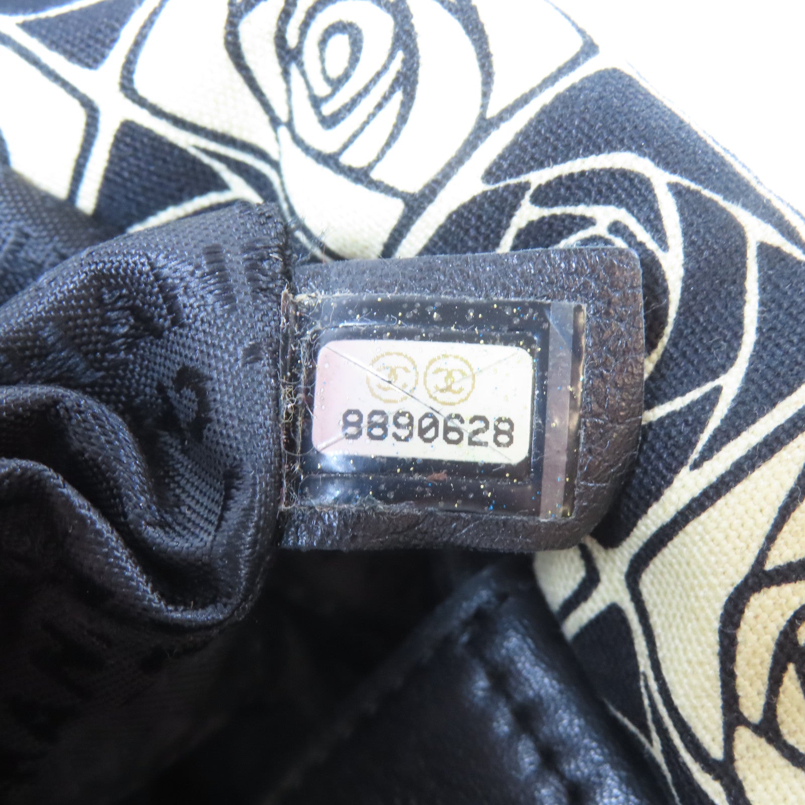 CHANEL 【激減優惠】布料Shoulder Bag銀扣肩背袋黑色/米色