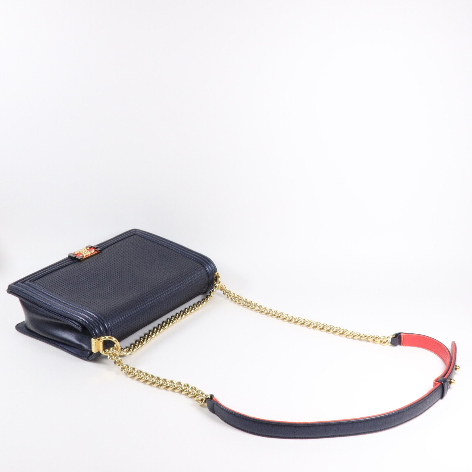 CHANEL 牛皮皮革Boy 30鏈帶肩背袋