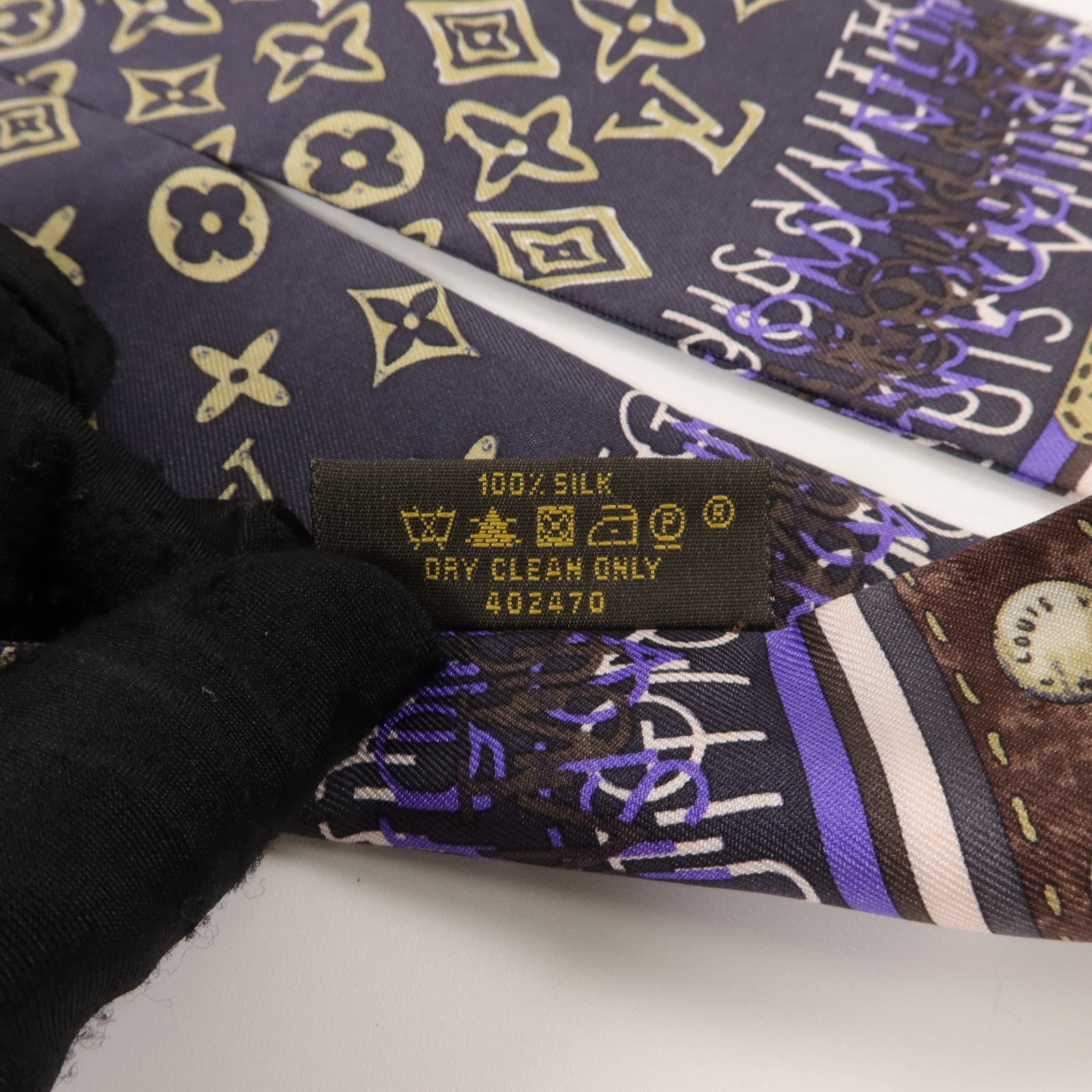 LOUIS VUITTON 絲質Bandeau Scarf 118X7cm絲巾