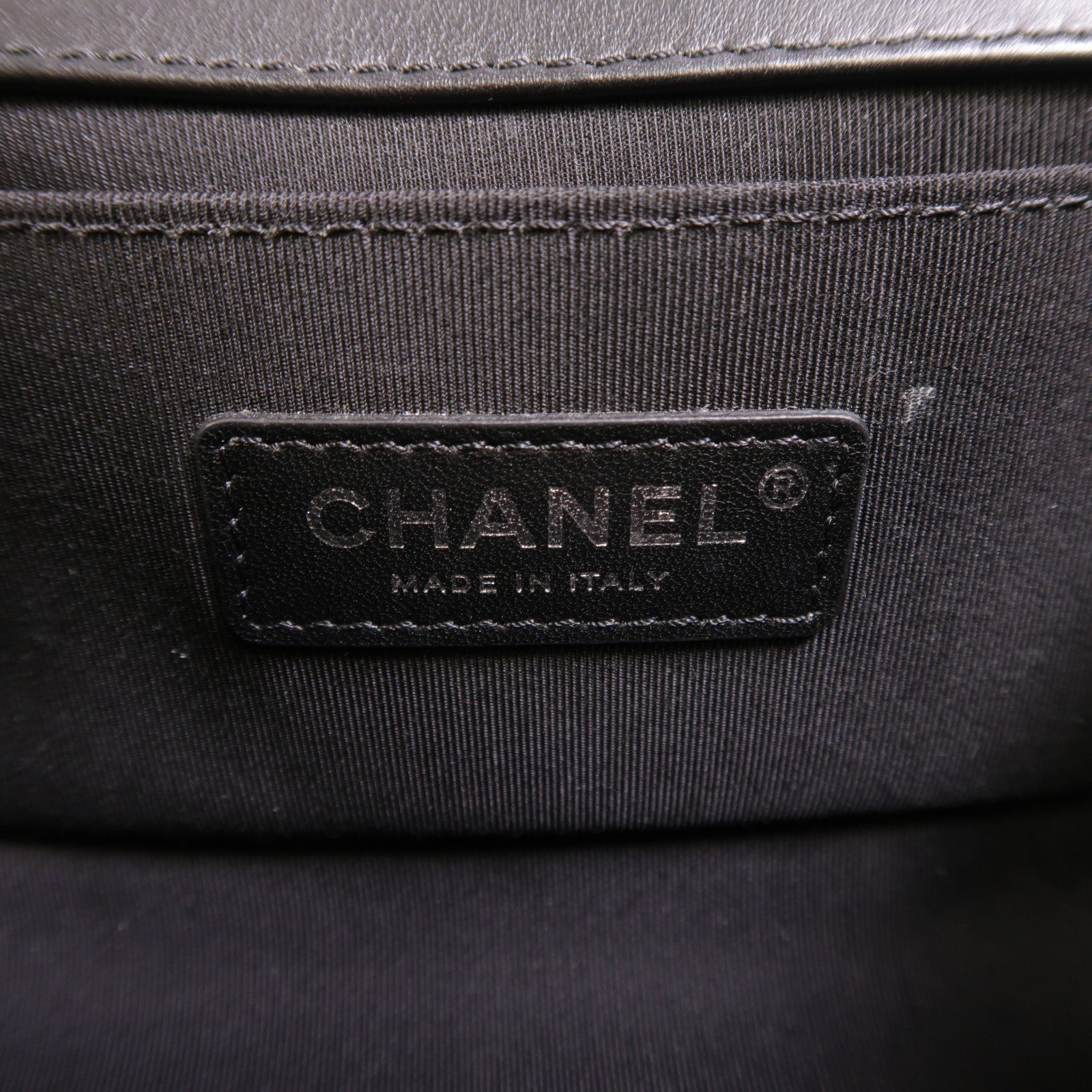 CHANEL 羊皮皮革Boy 20銀扣鏈帶肩背袋