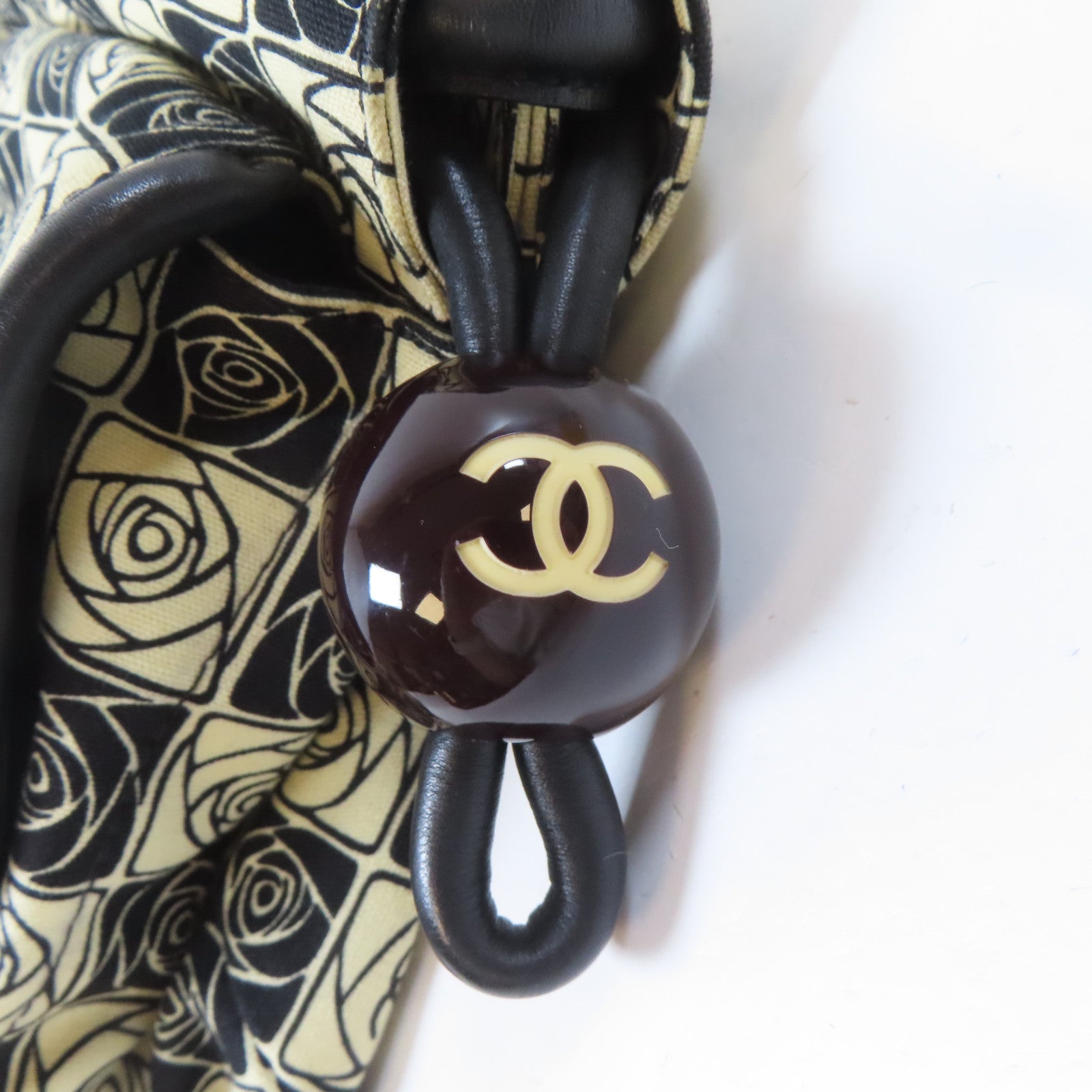 CHANEL 【激減優惠】布料Shoulder Bag銀扣肩背袋黑色/米色
