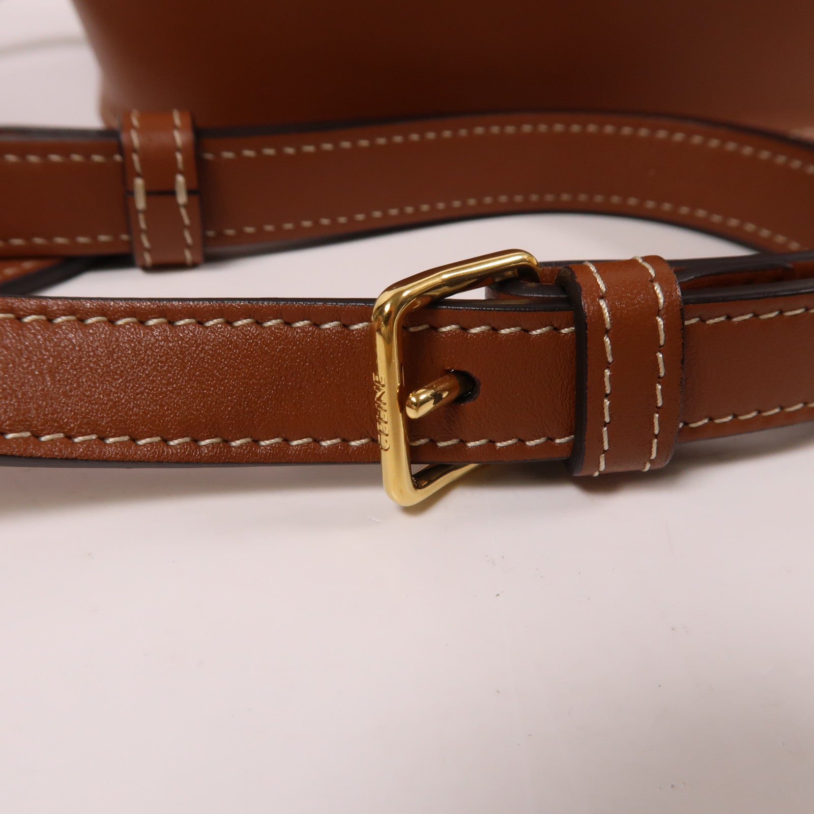CELINE 牛皮皮革Folco Triomphe金扣肩背袋