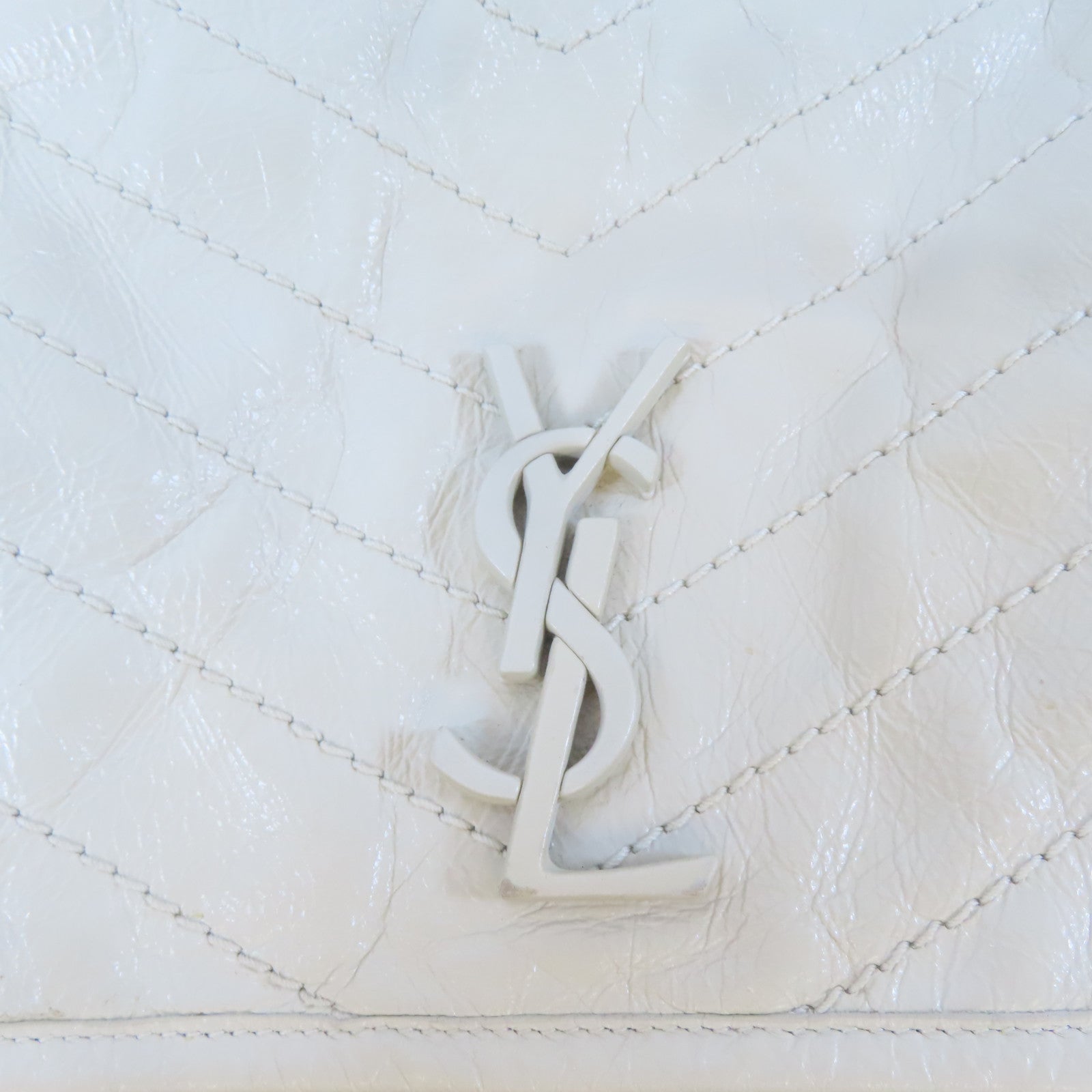 SAINT LAURENT 牛皮皮革Niki Medium銀扣鏈帶肩背袋米白色