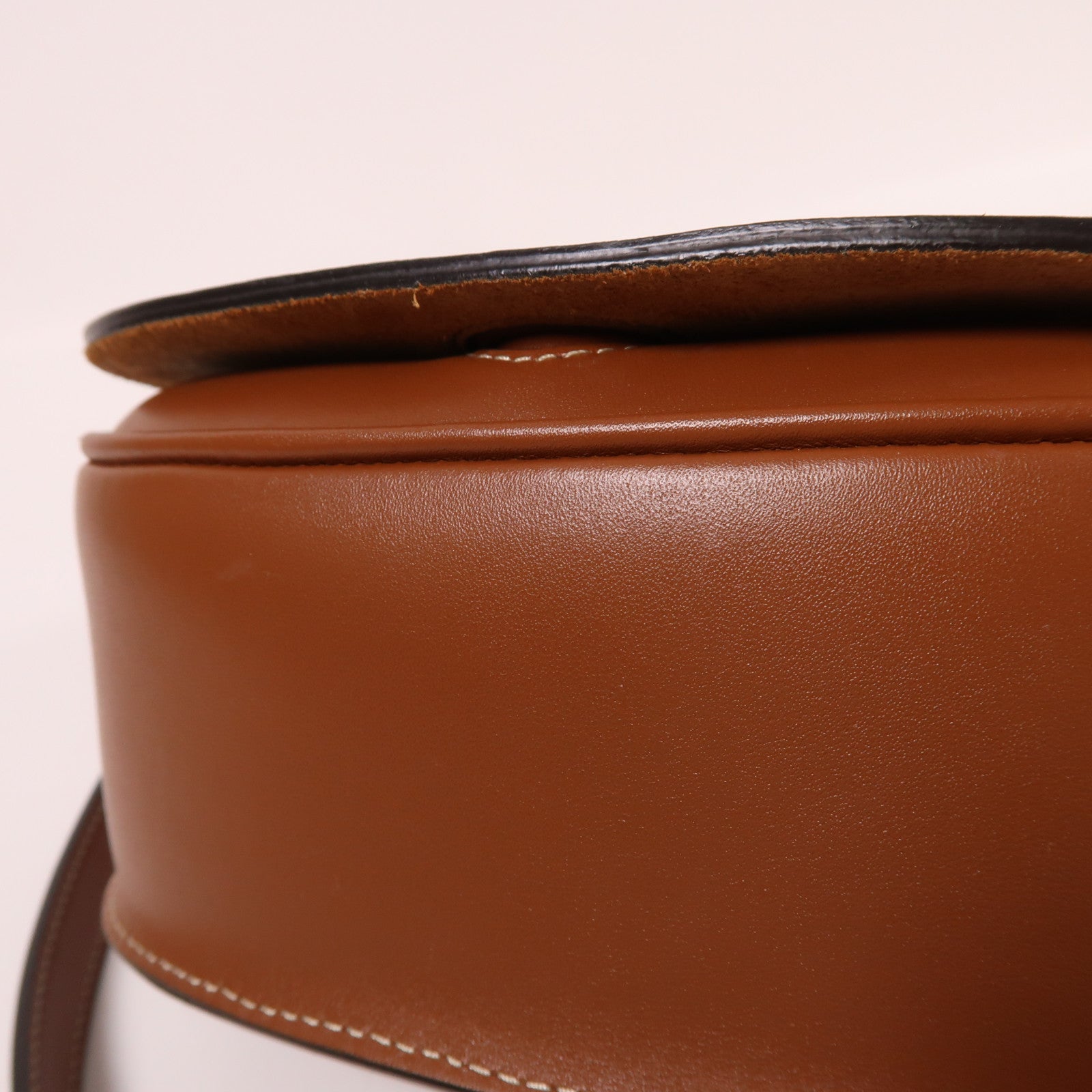 CELINE 牛皮皮革Folco Triomphe金扣肩背袋