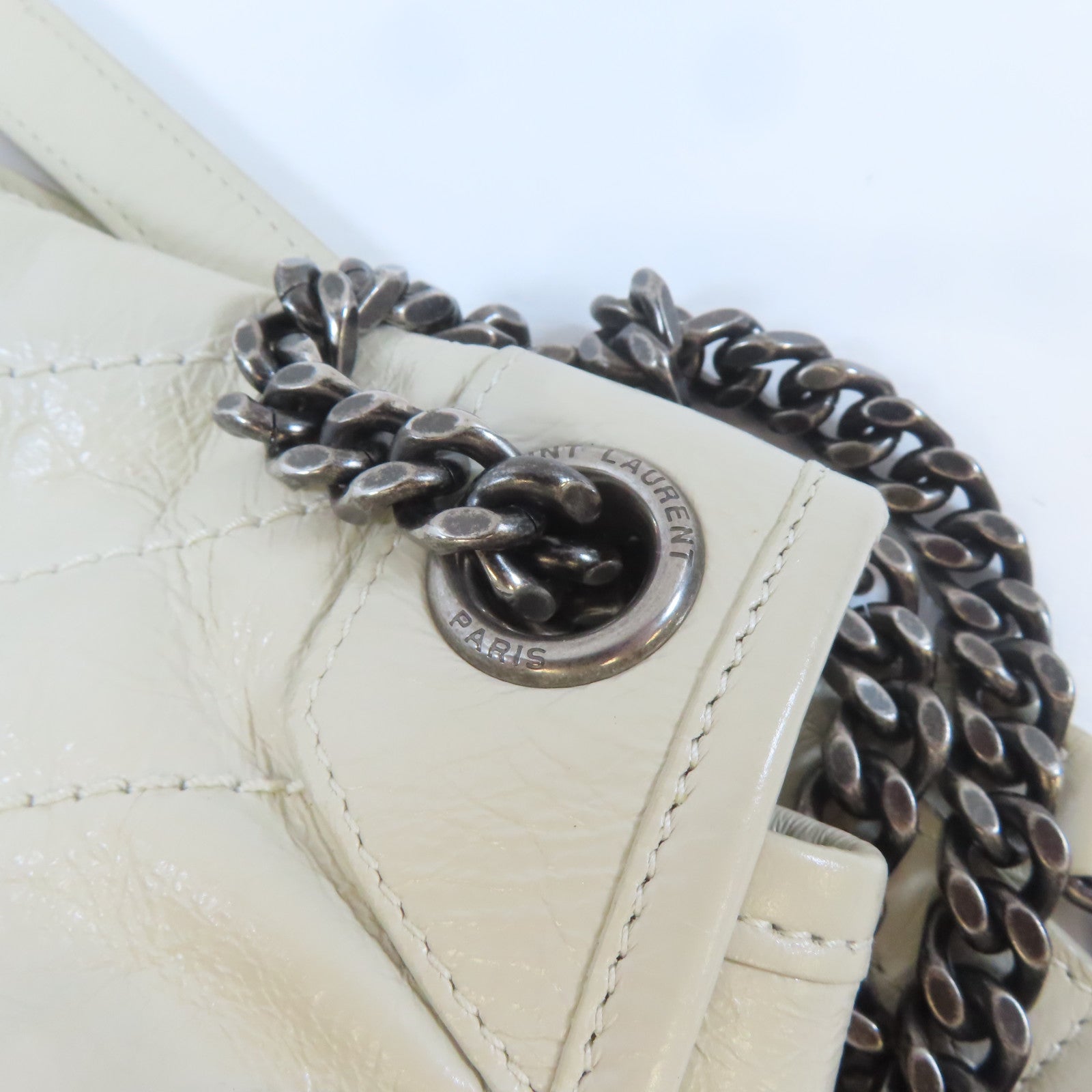 SAINT LAURENT 牛皮皮革Niki Medium銀扣鏈帶肩背袋米白色