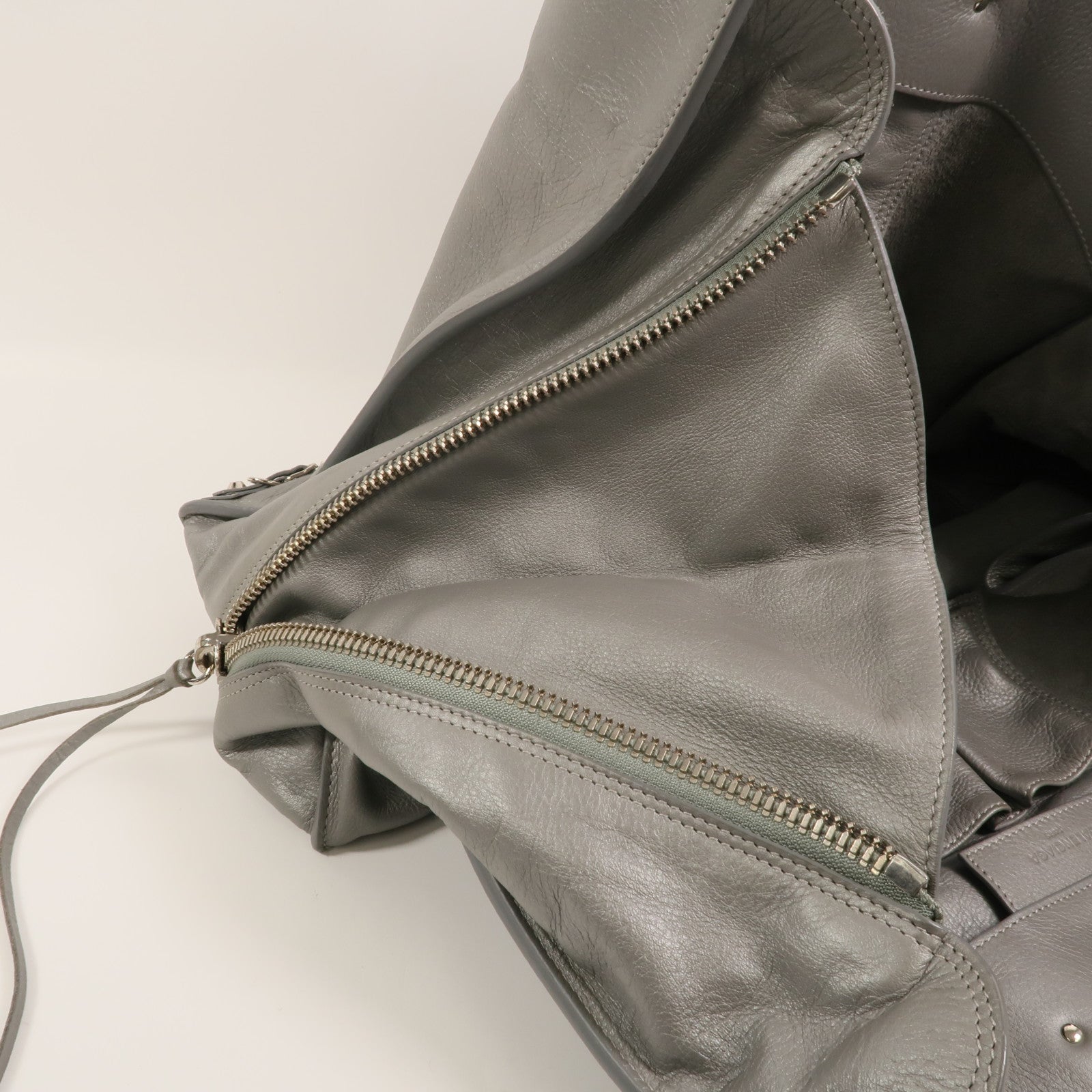 BALENCIAGA 牛皮皮革Papier A4手挽袋
