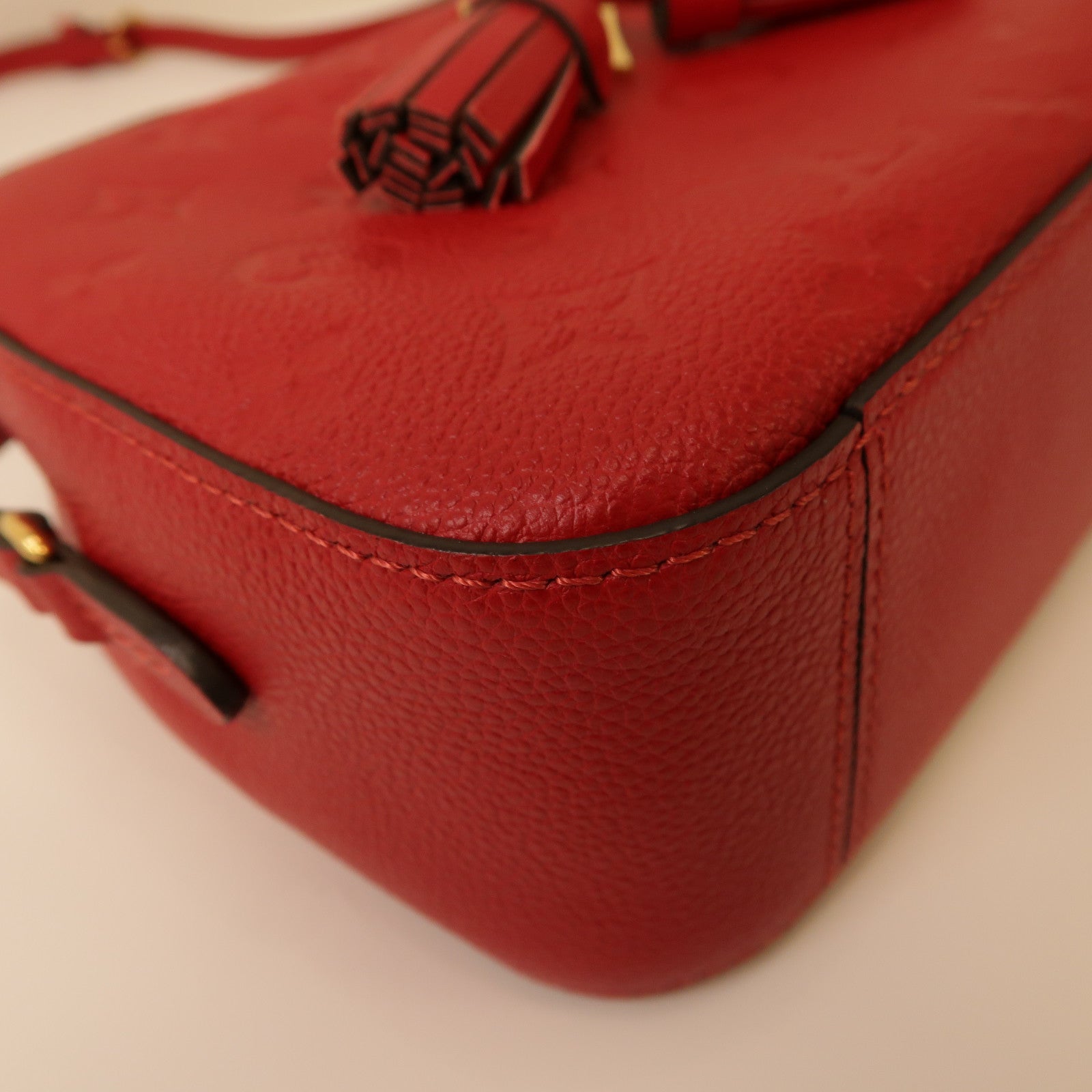 LOUIS VUITTON Monogram Empreinte Saintonge金扣肩背袋紅色