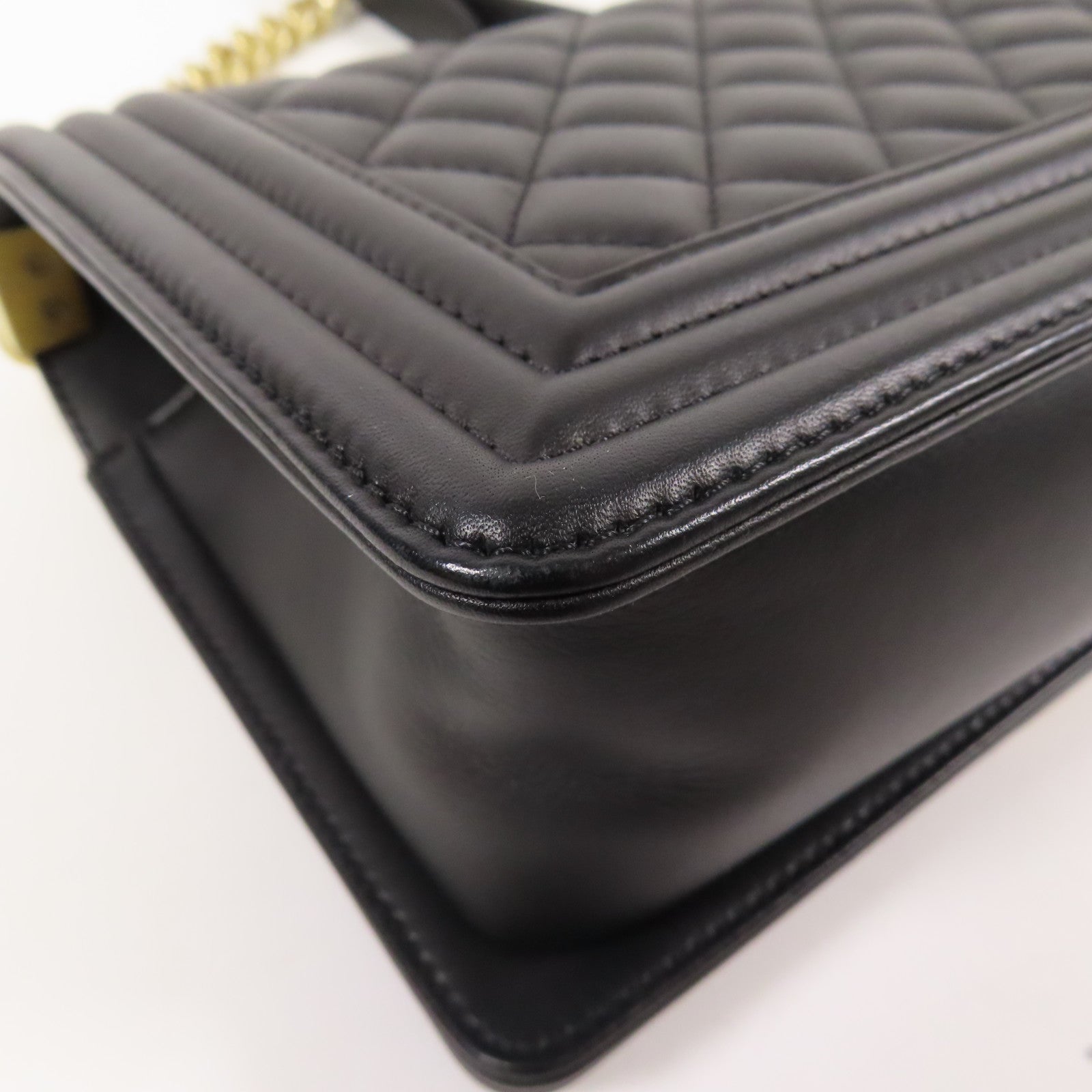 CHANEL 牛皮皮革Boy 25金扣肩背袋