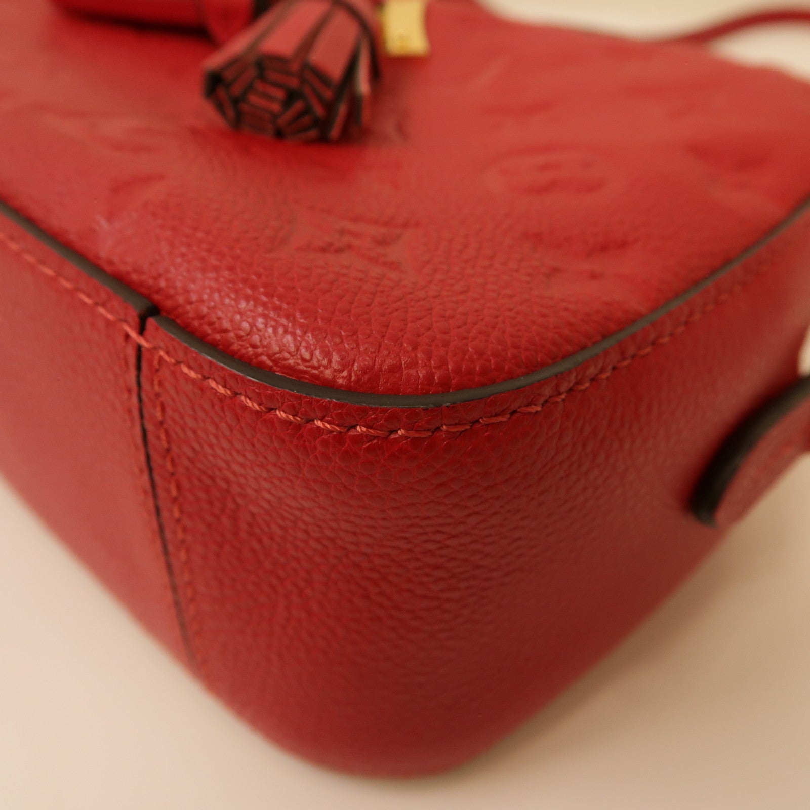 LOUIS VUITTON Monogram Empreinte Saintonge金扣肩背袋紅色