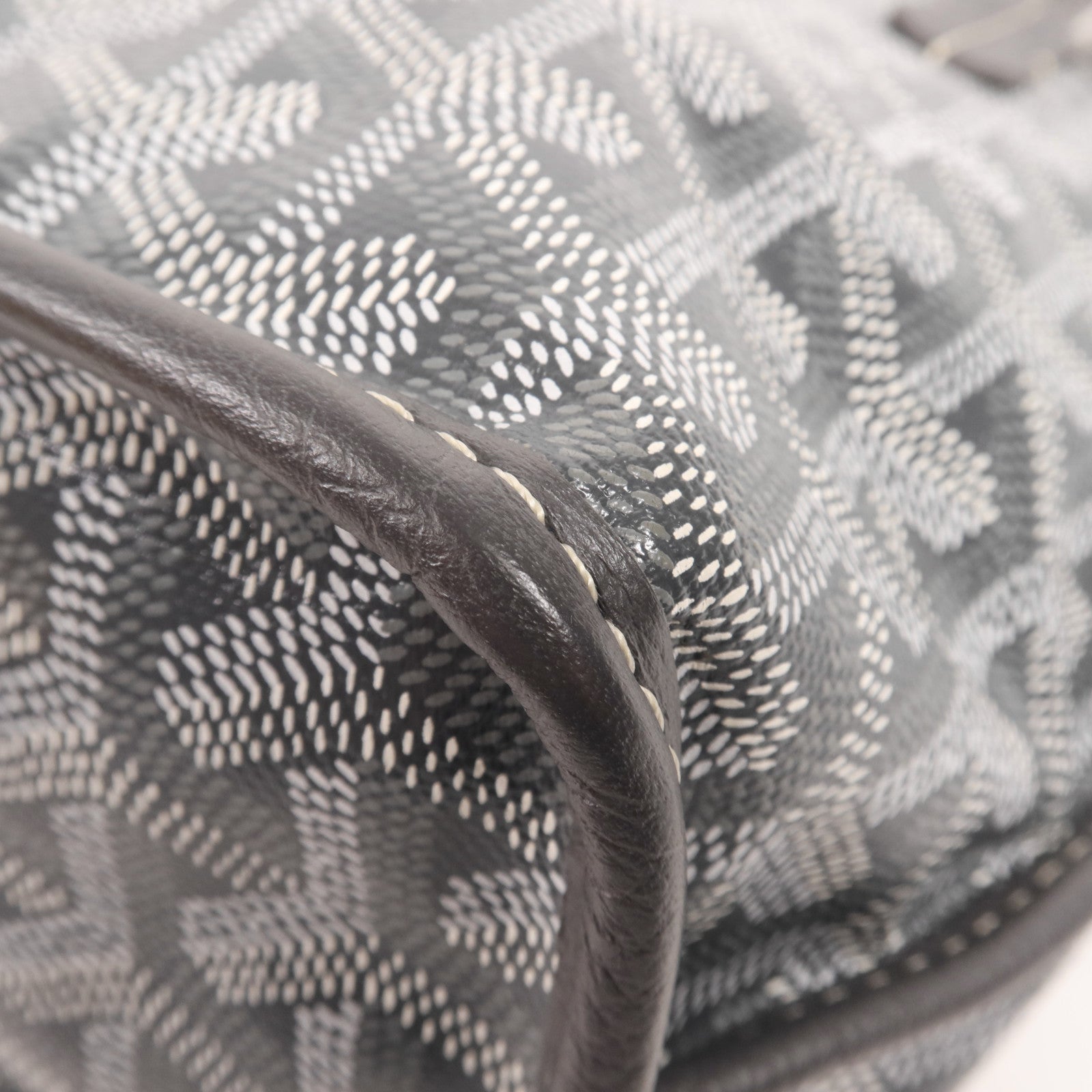 GOYARD 塗層帆布Anjou Mini銀扣手挽袋