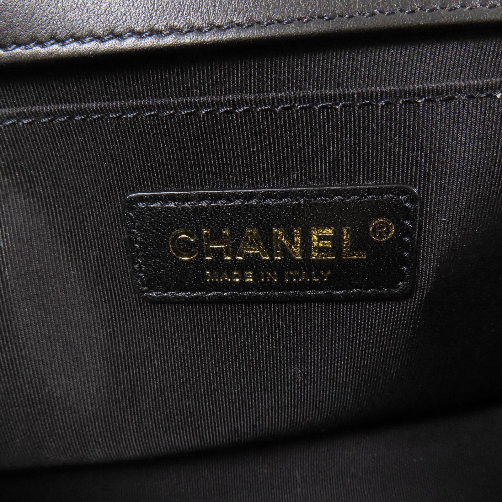 CHANEL 牛皮皮革Boy 25金扣肩背袋