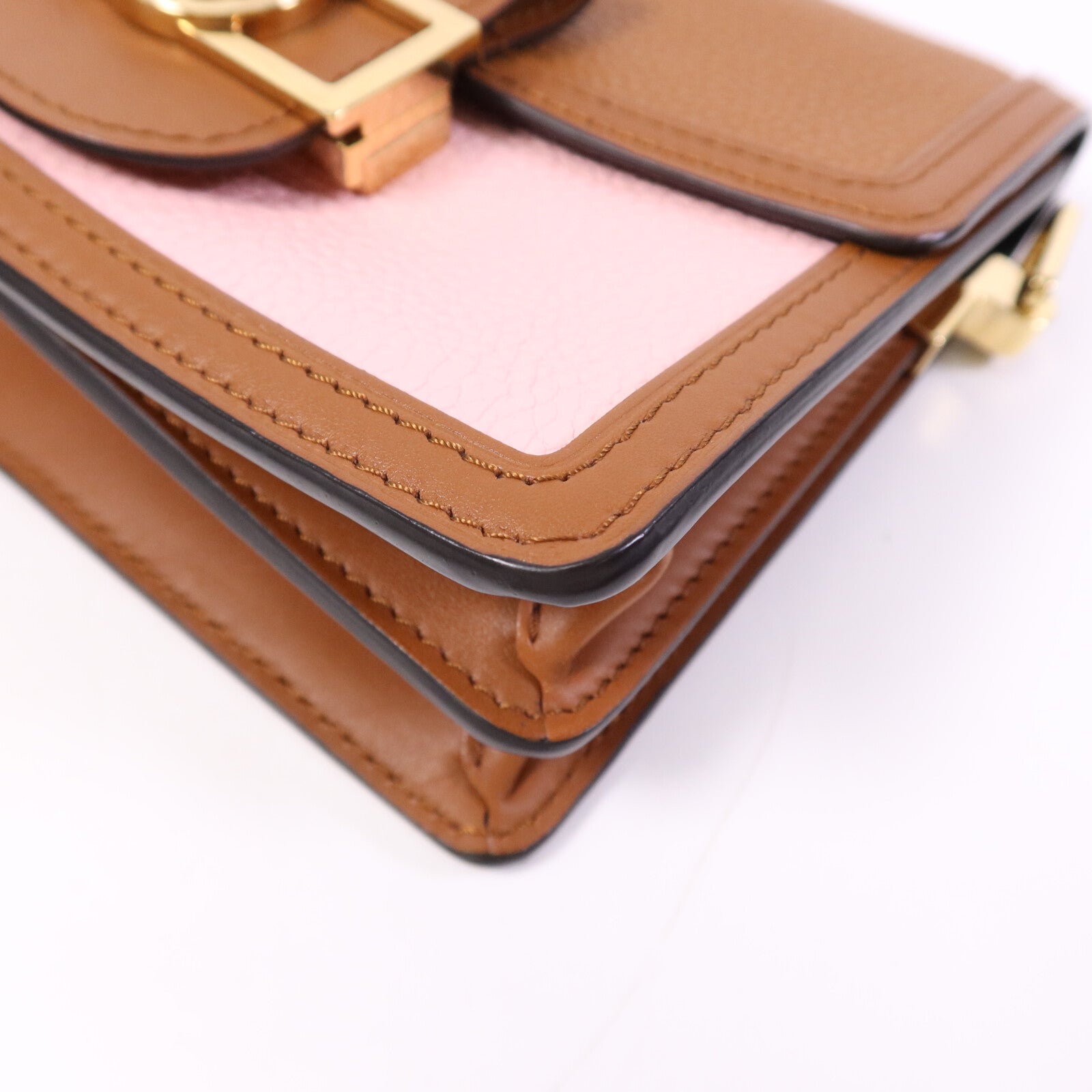 LOUIS VUITTON Taurillon Clemence Mini Dauphine金扣肩背袋