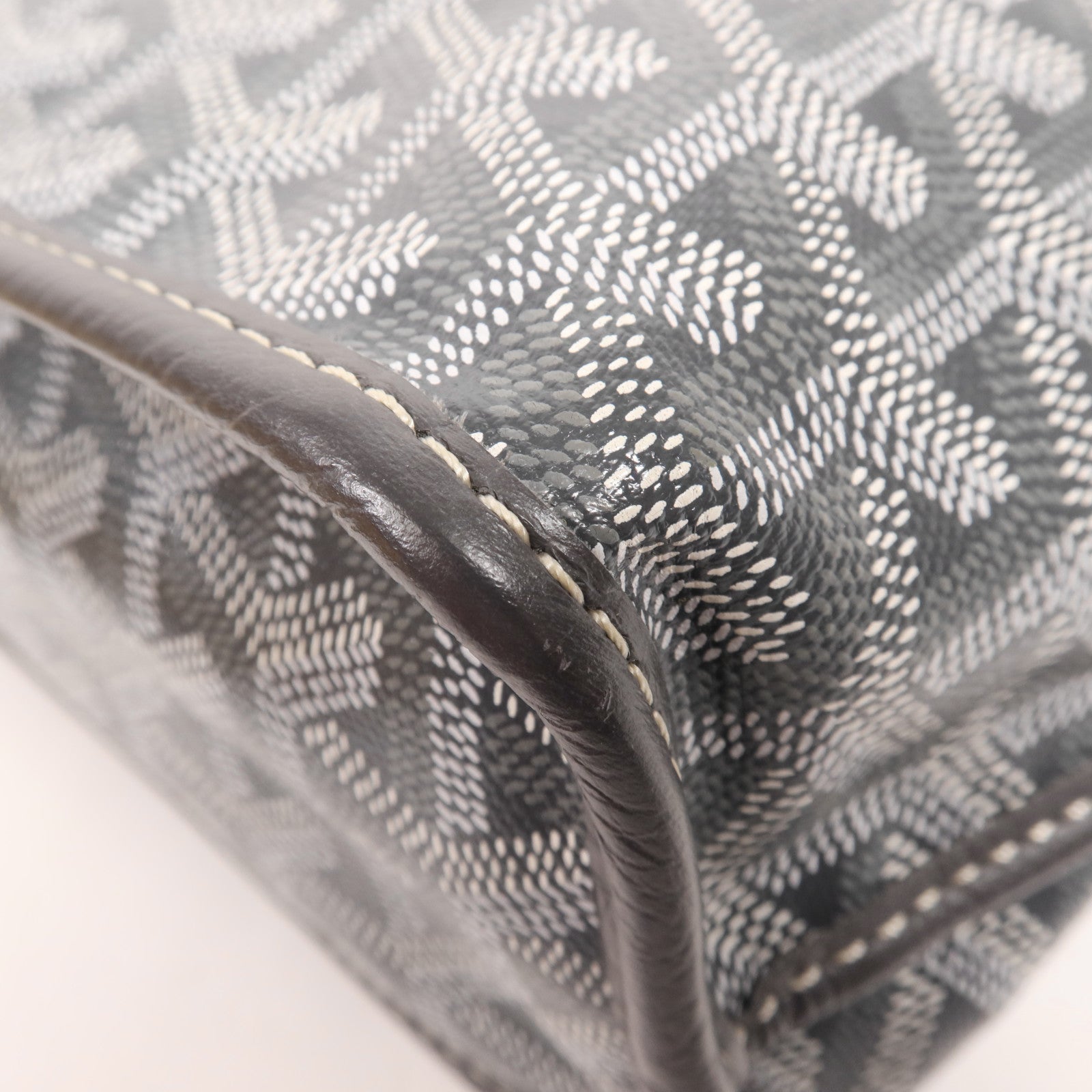 GOYARD 塗層帆布Anjou Mini銀扣手挽袋