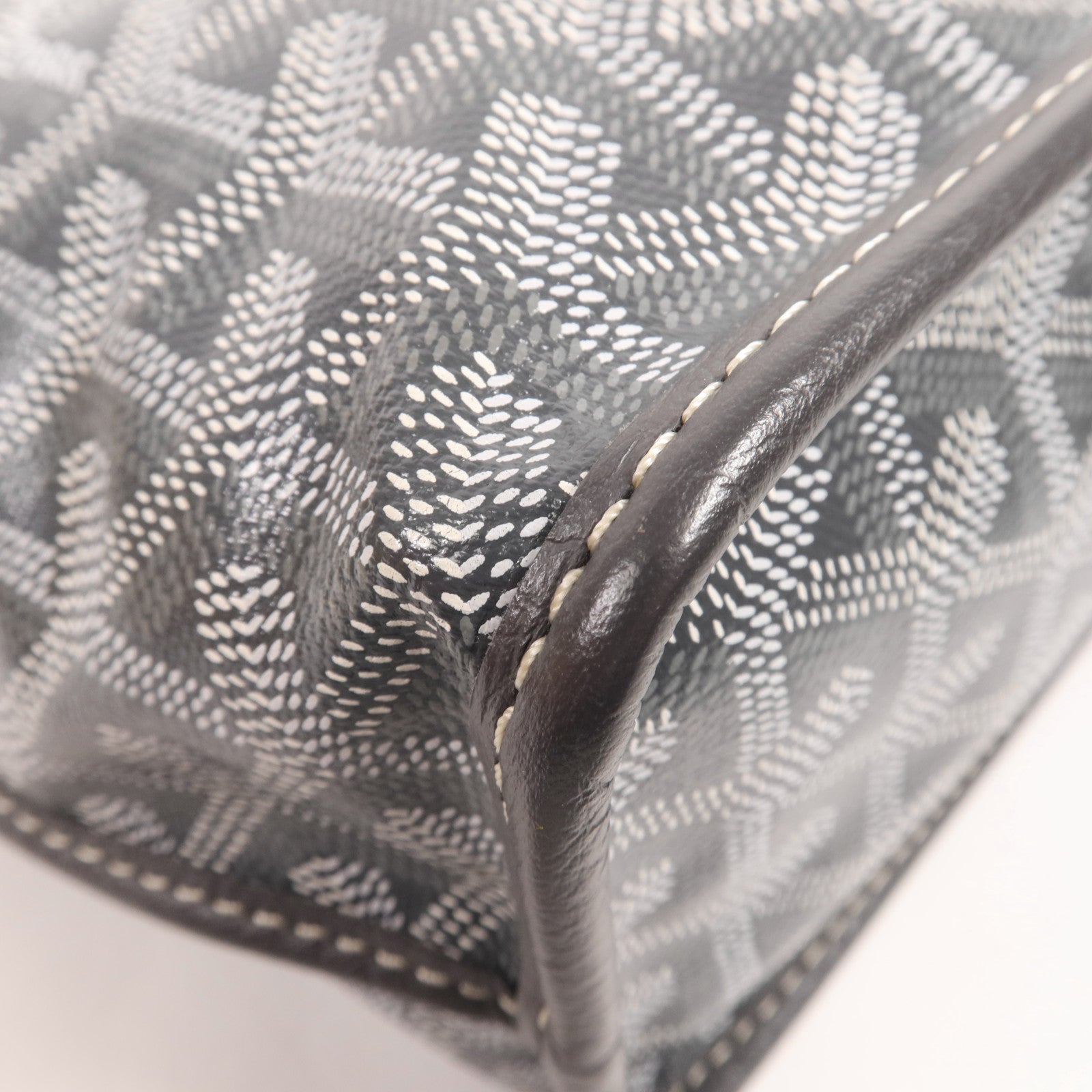 GOYARD 塗層帆布Anjou Mini銀扣手挽袋