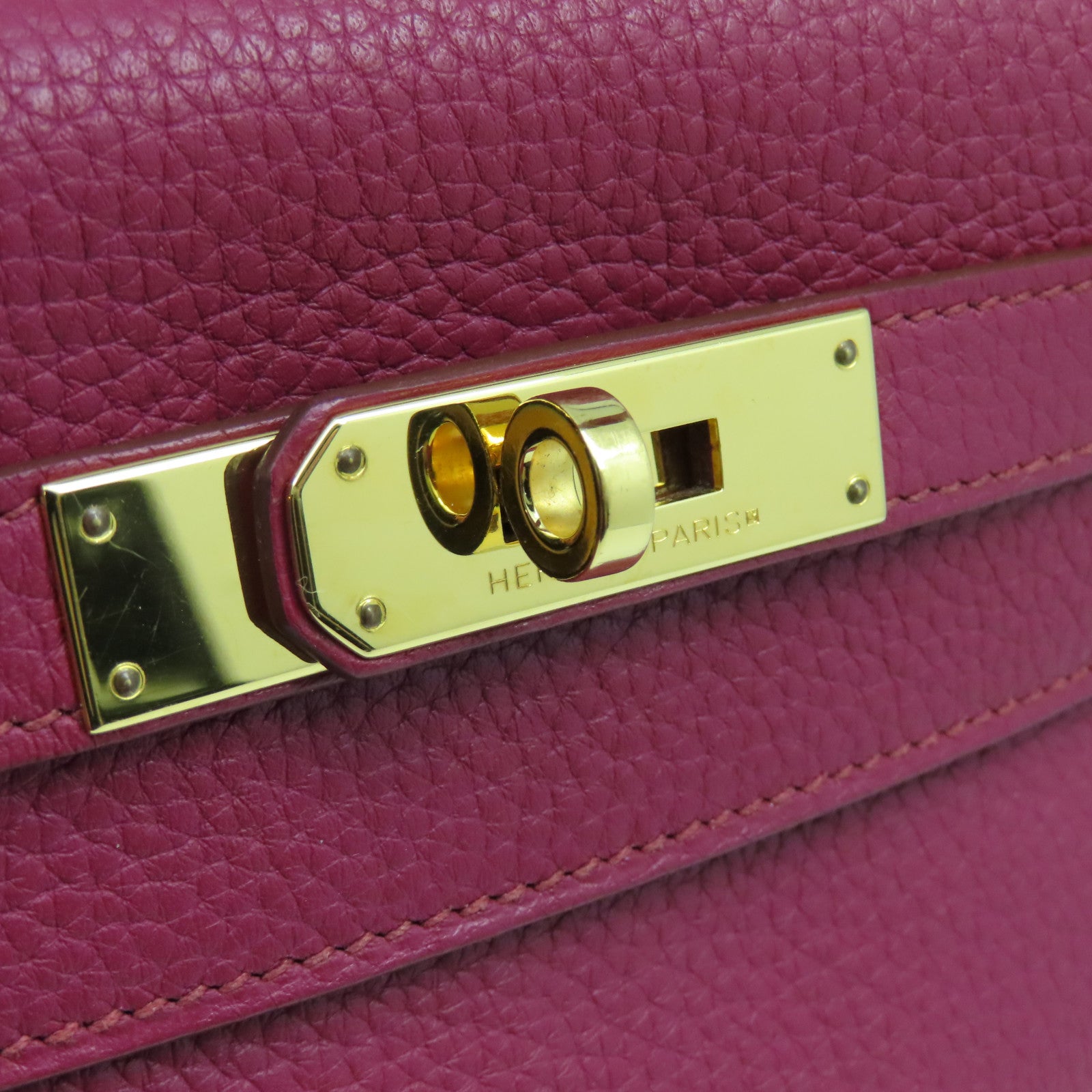 HERMES Clemence皮革Kelly 28金扣手挽袋Rubis红色