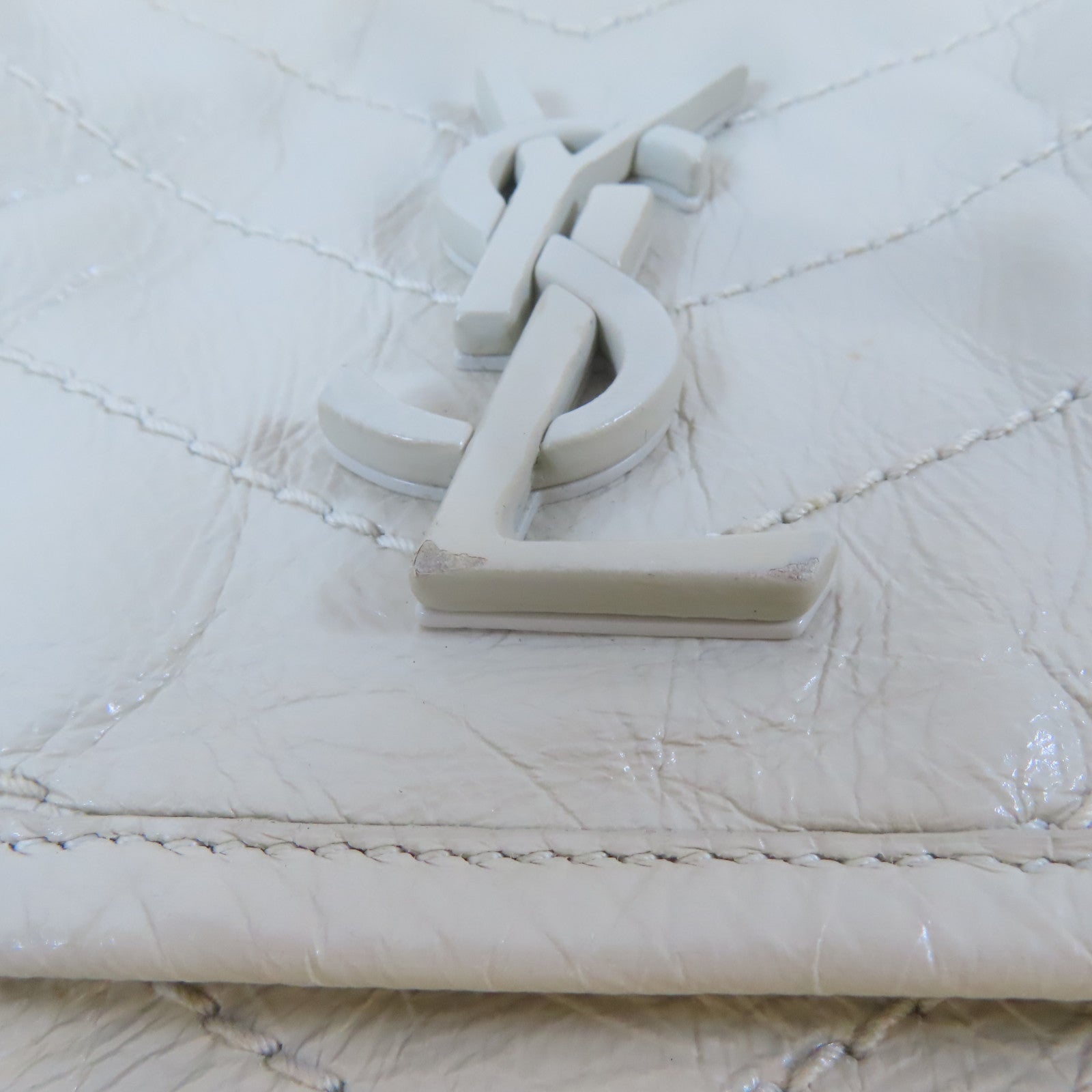 SAINT LAURENT 牛皮皮革Niki Medium銀扣鏈帶肩背袋米白色