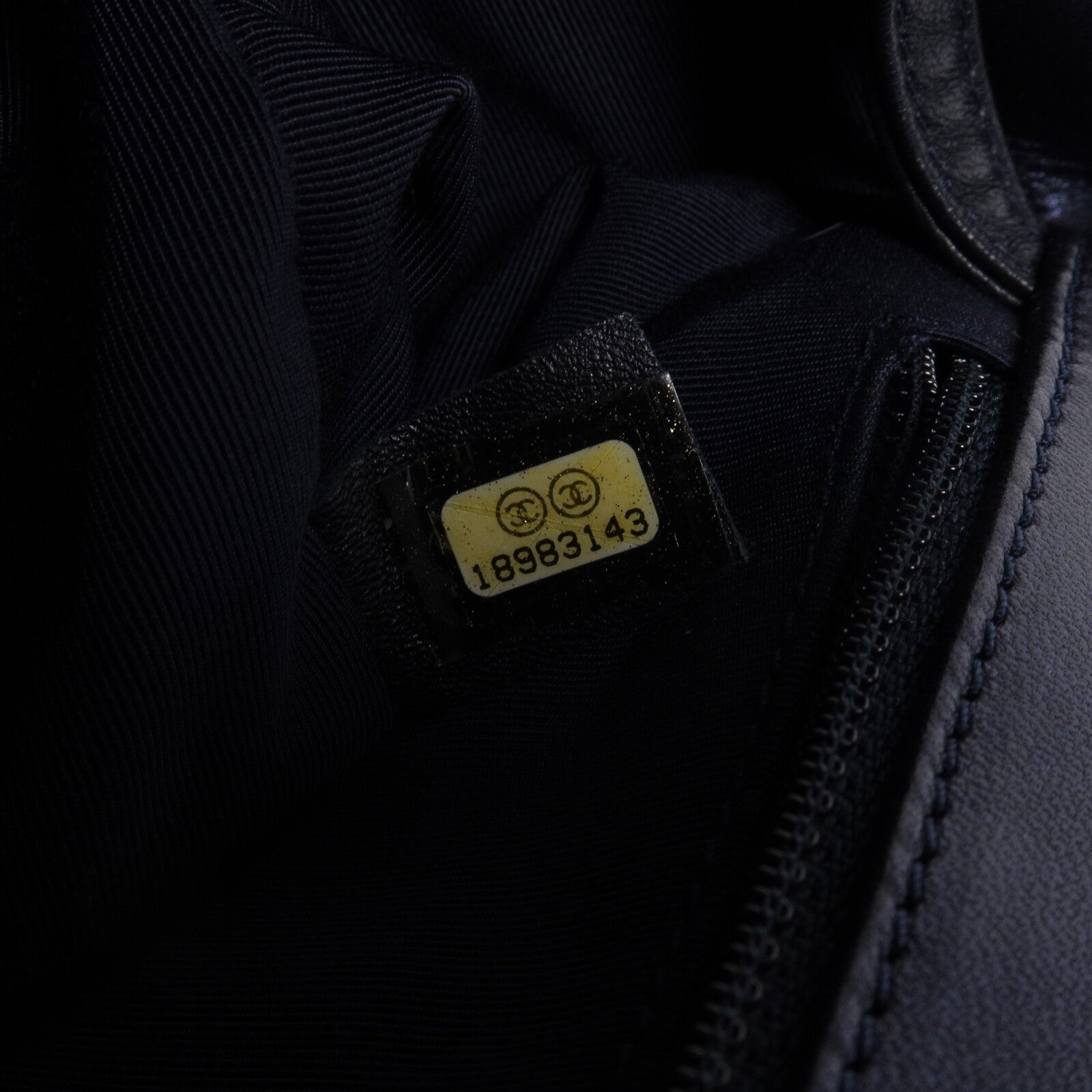 CHANEL 牛皮皮革Boy 30鏈帶肩背袋