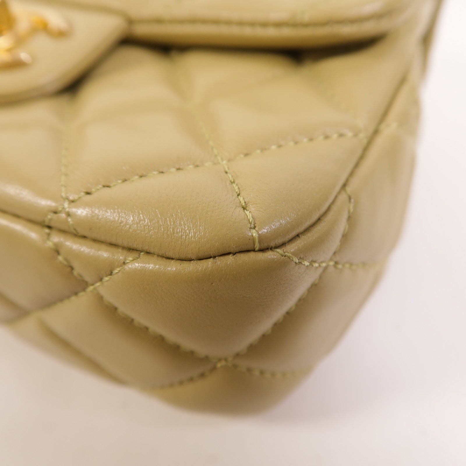 CHANEL 【激減優惠】羊皮皮革Coco Heart Square Bag金扣鏈帶肩背袋